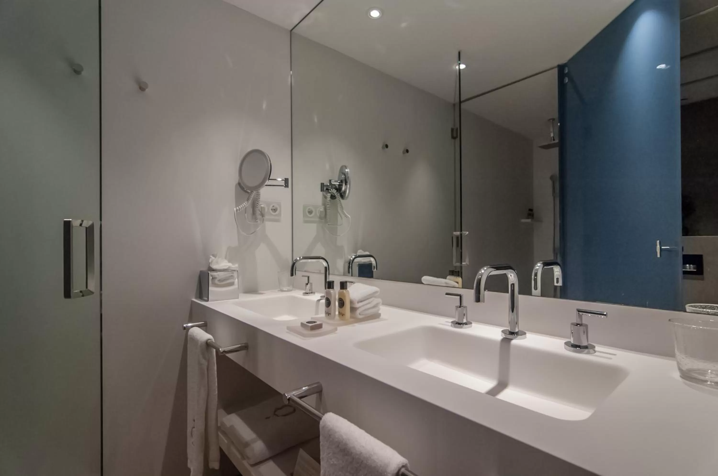 Bathroom in Hotel Sorli Emocions