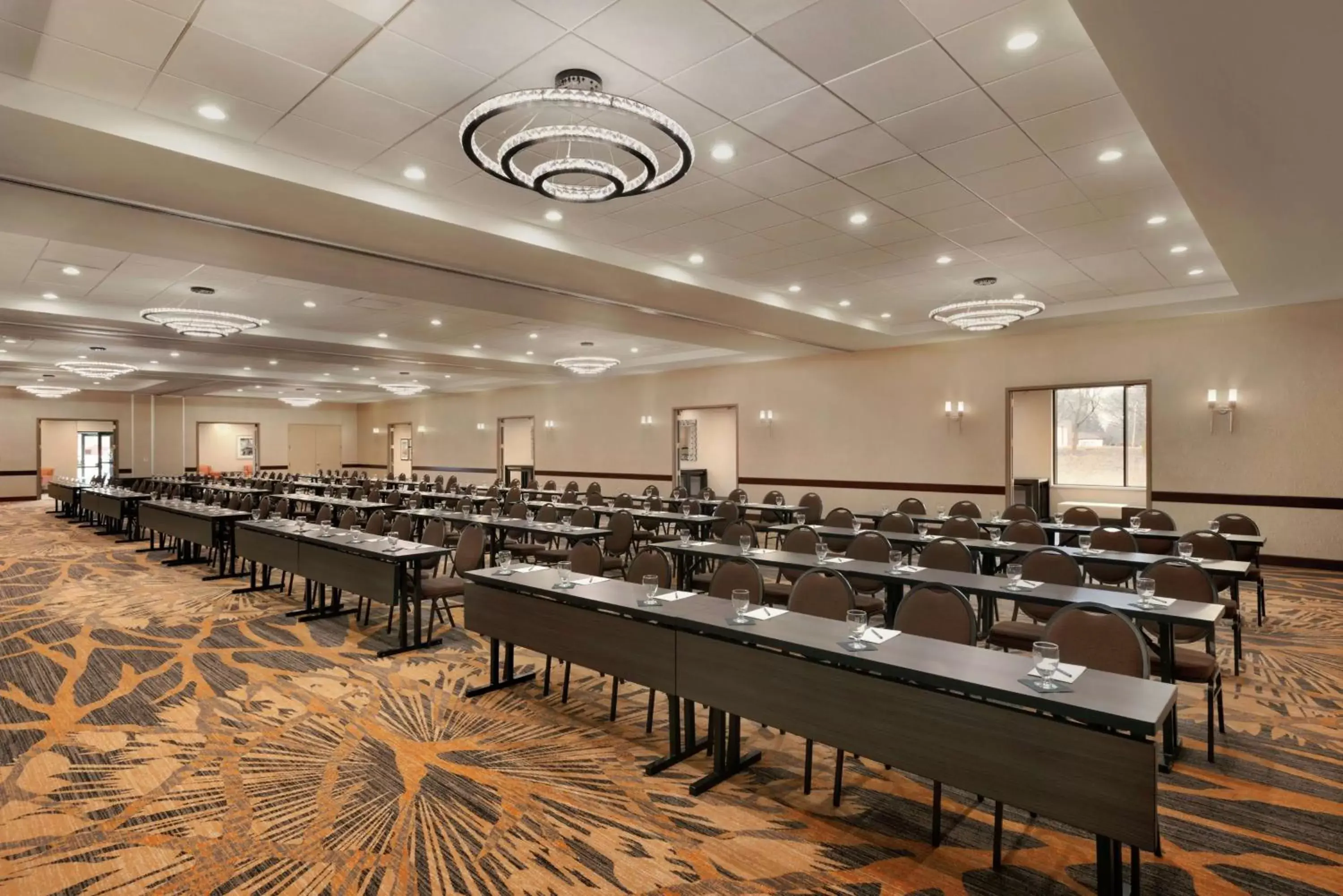 Meeting/conference room in Embassy Suites by Hilton Milwaukee Brookfield