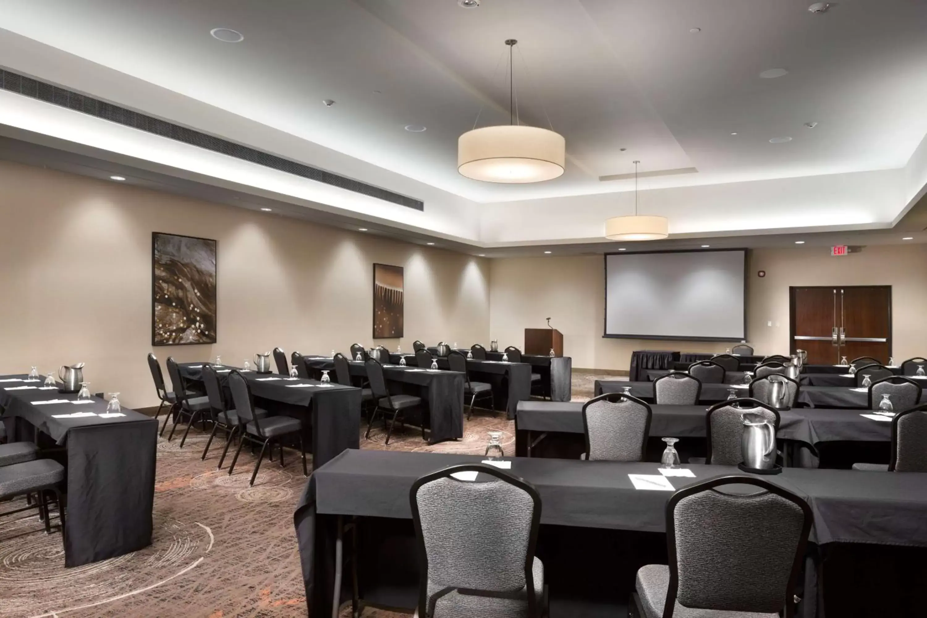 Meeting/conference room, Restaurant/Places to Eat in DoubleTree by Hilton Lawrence