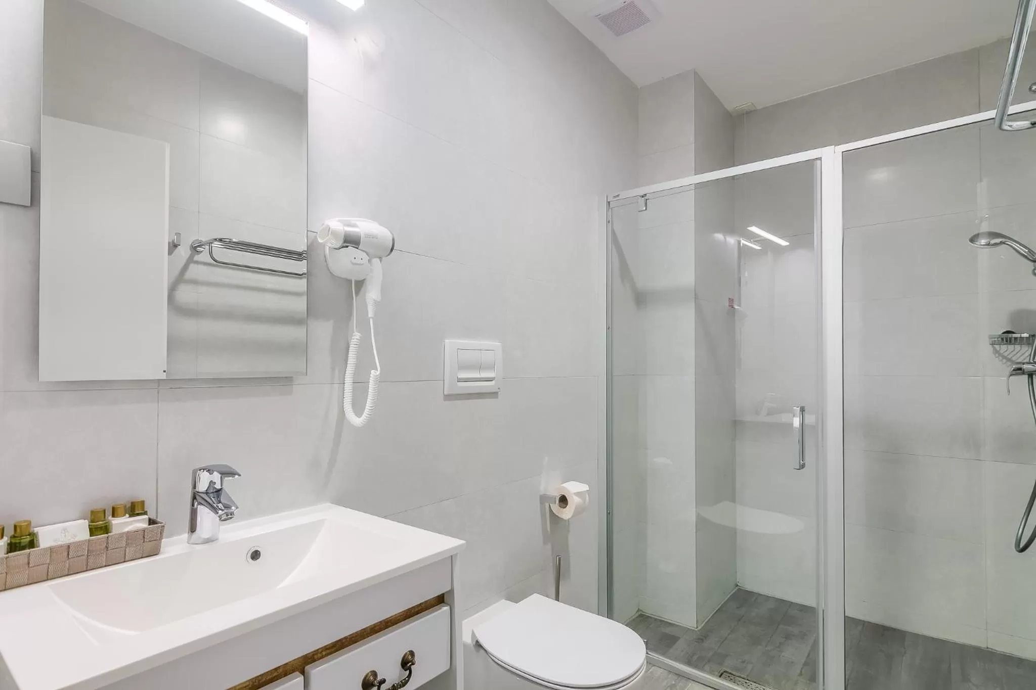 Shower in New Era Hotel Old Town Party Zone Bucharest- parking with fee nearby - NOT at the hotel !