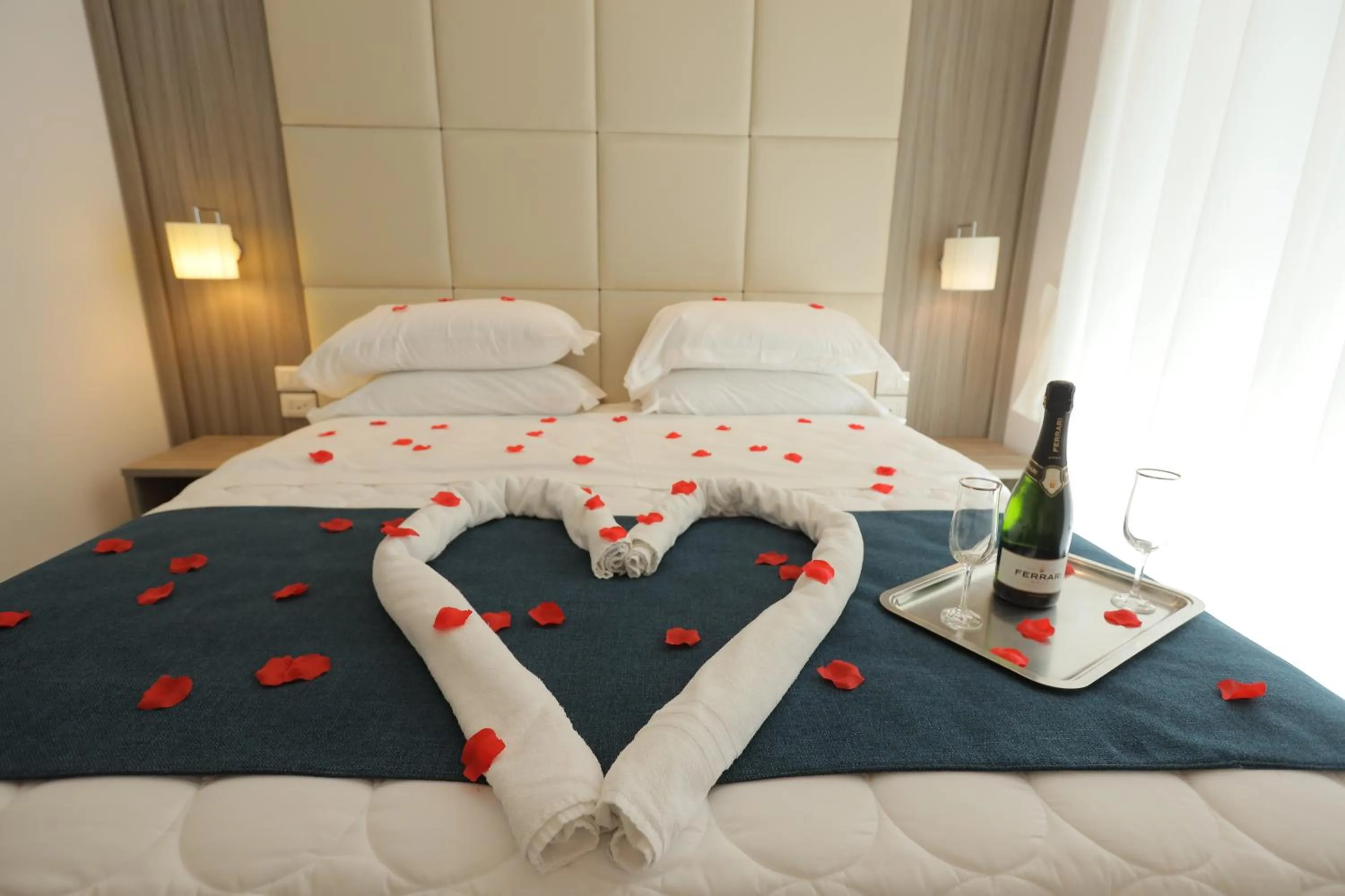 Bedroom, Bed in Hotel Garibaldi