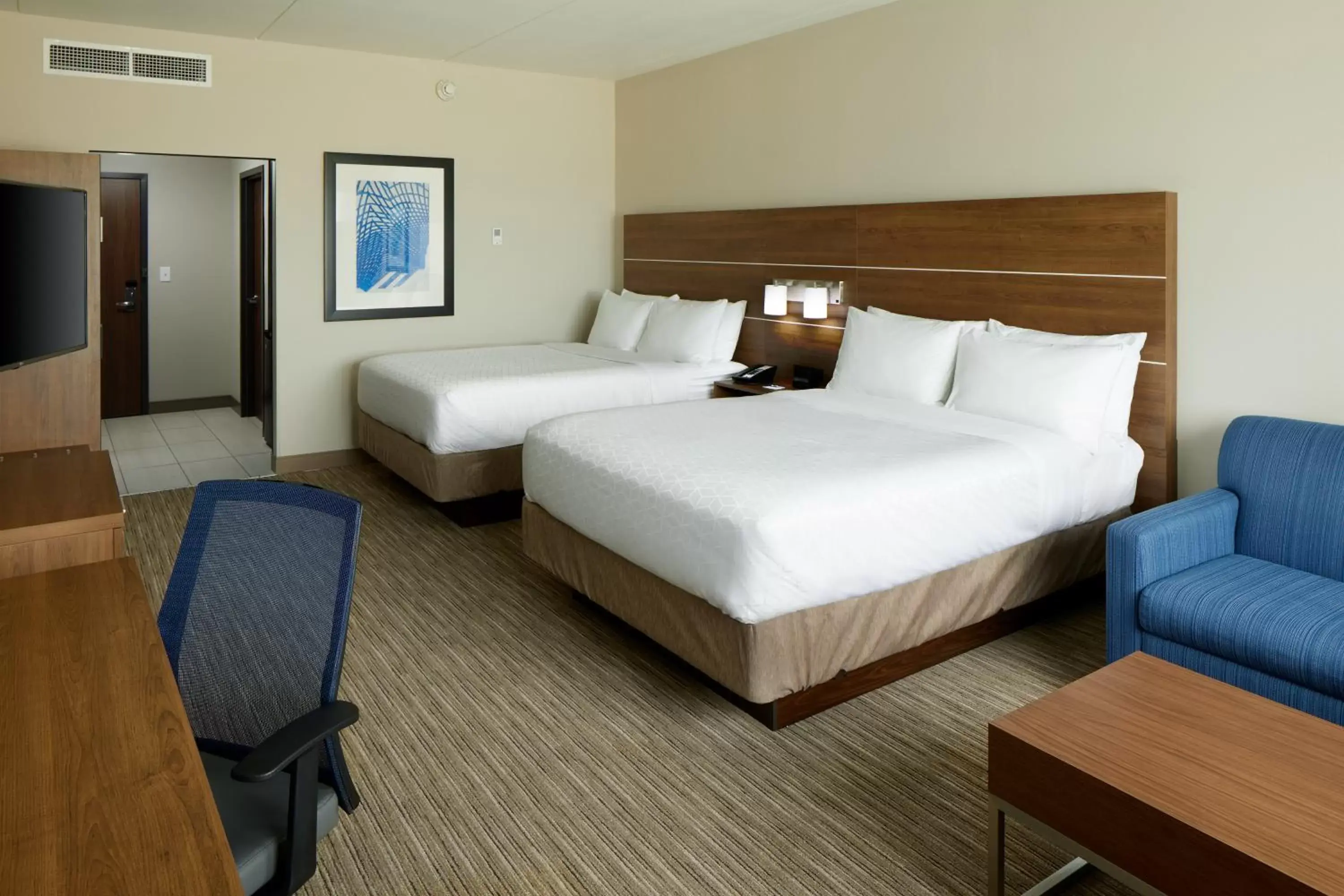 Photo of the whole room, Bed in Holiday Inn Express & Suites - Cincinnati North - Liberty Way, an IHG Hotel