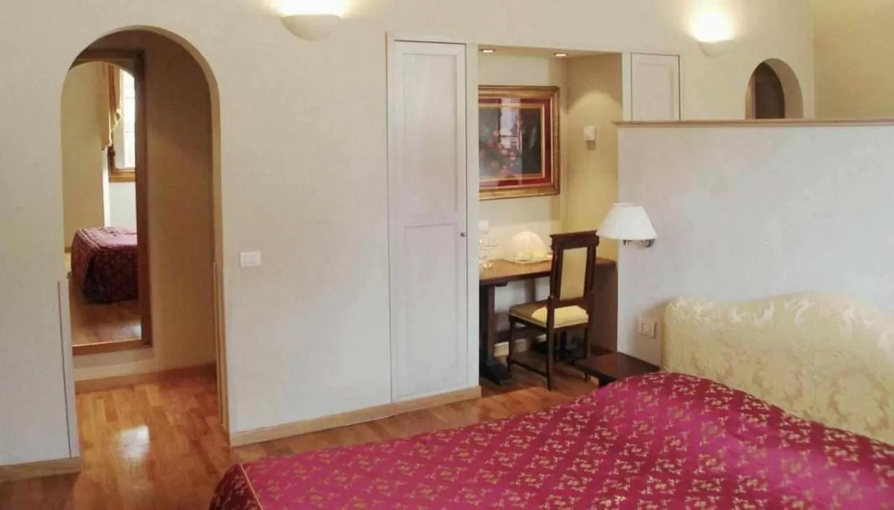 Bed in Tornabuoni La Petite Suite