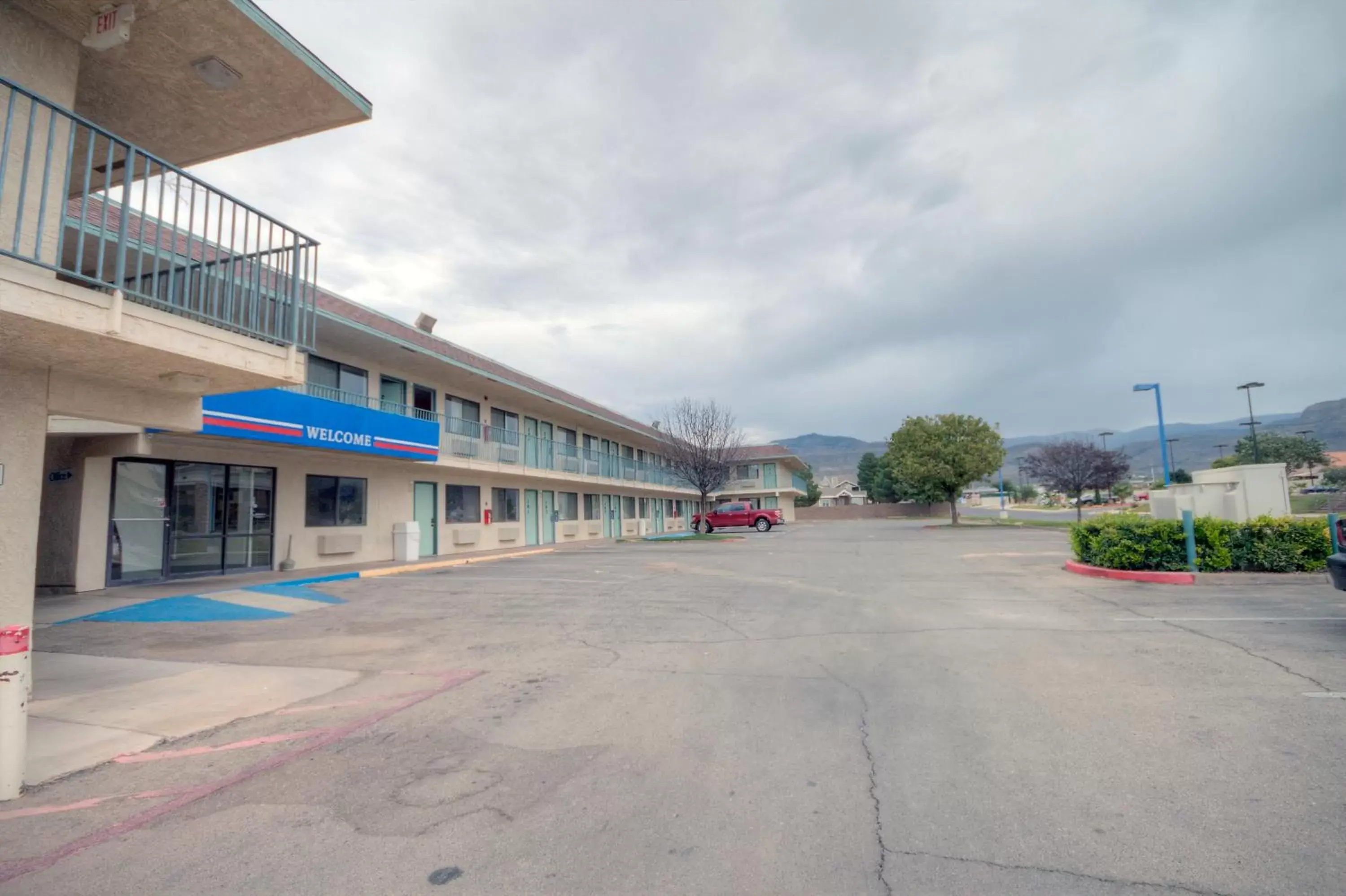 Facade/entrance, Property Building in Motel 6-Alamogordo, NM