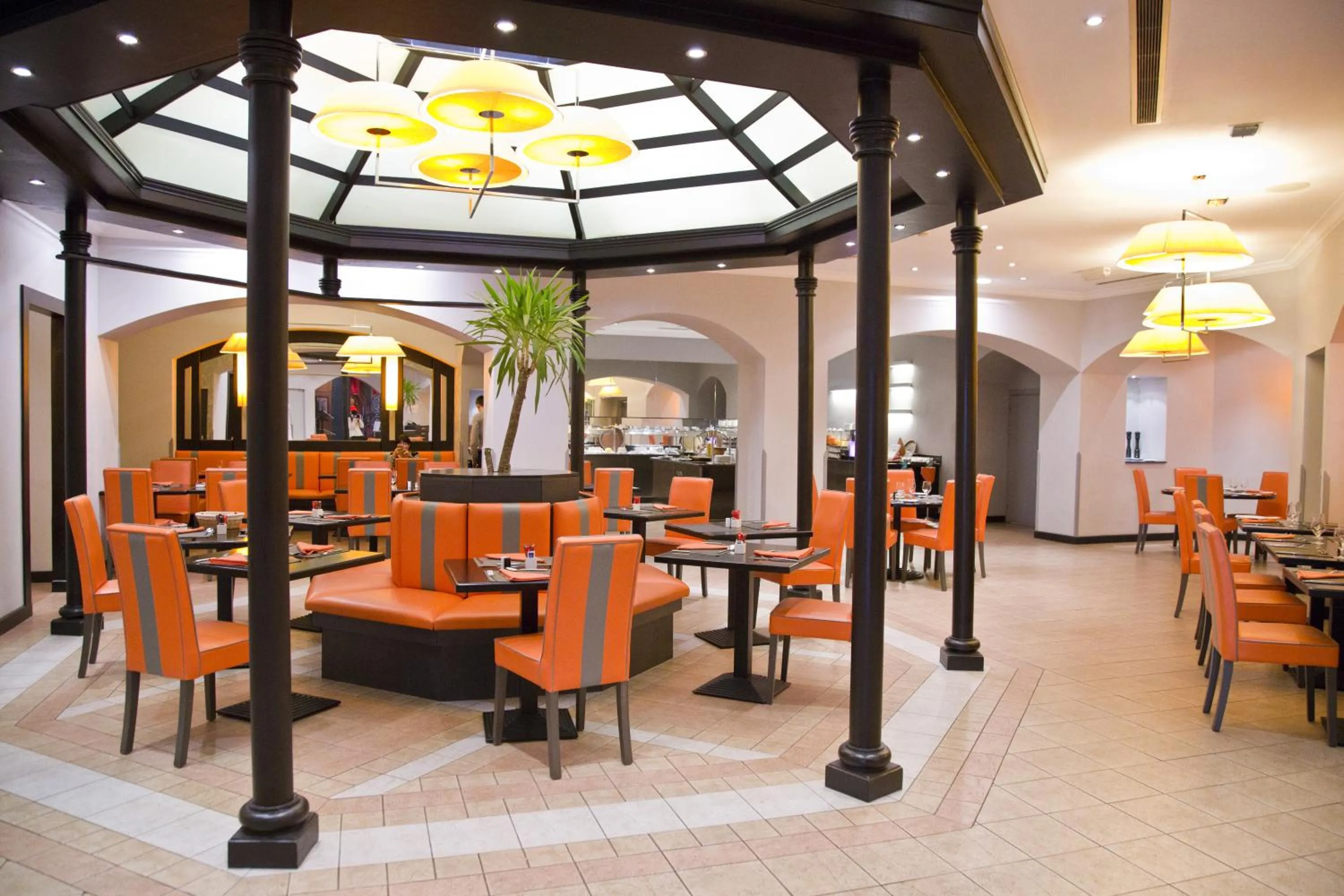 Restaurant/places to eat in Pullman Bucharest World Trade Center