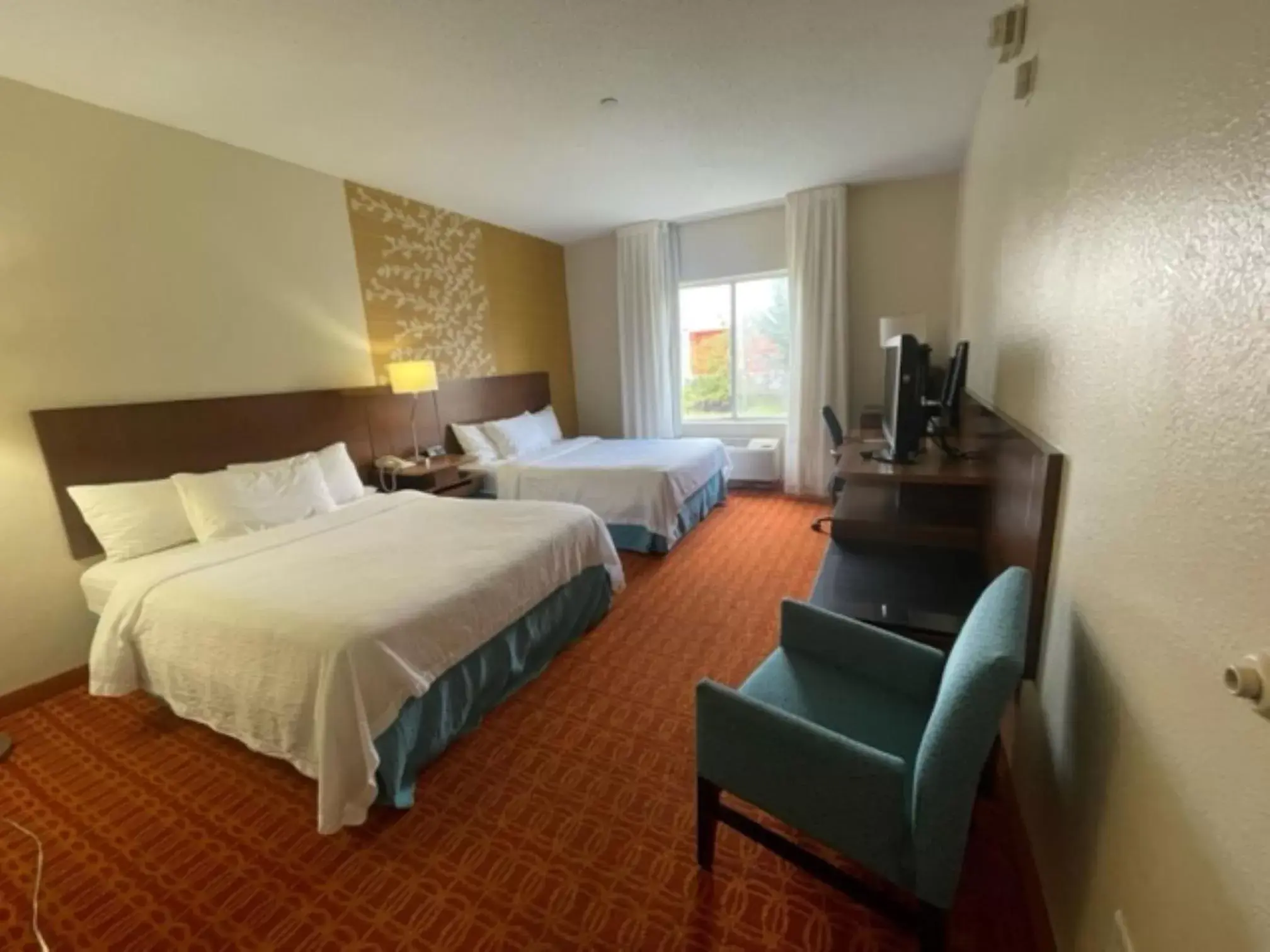 Bedroom in Fairfield Inn and Suites by Marriott Potomac Mills Woodbridge