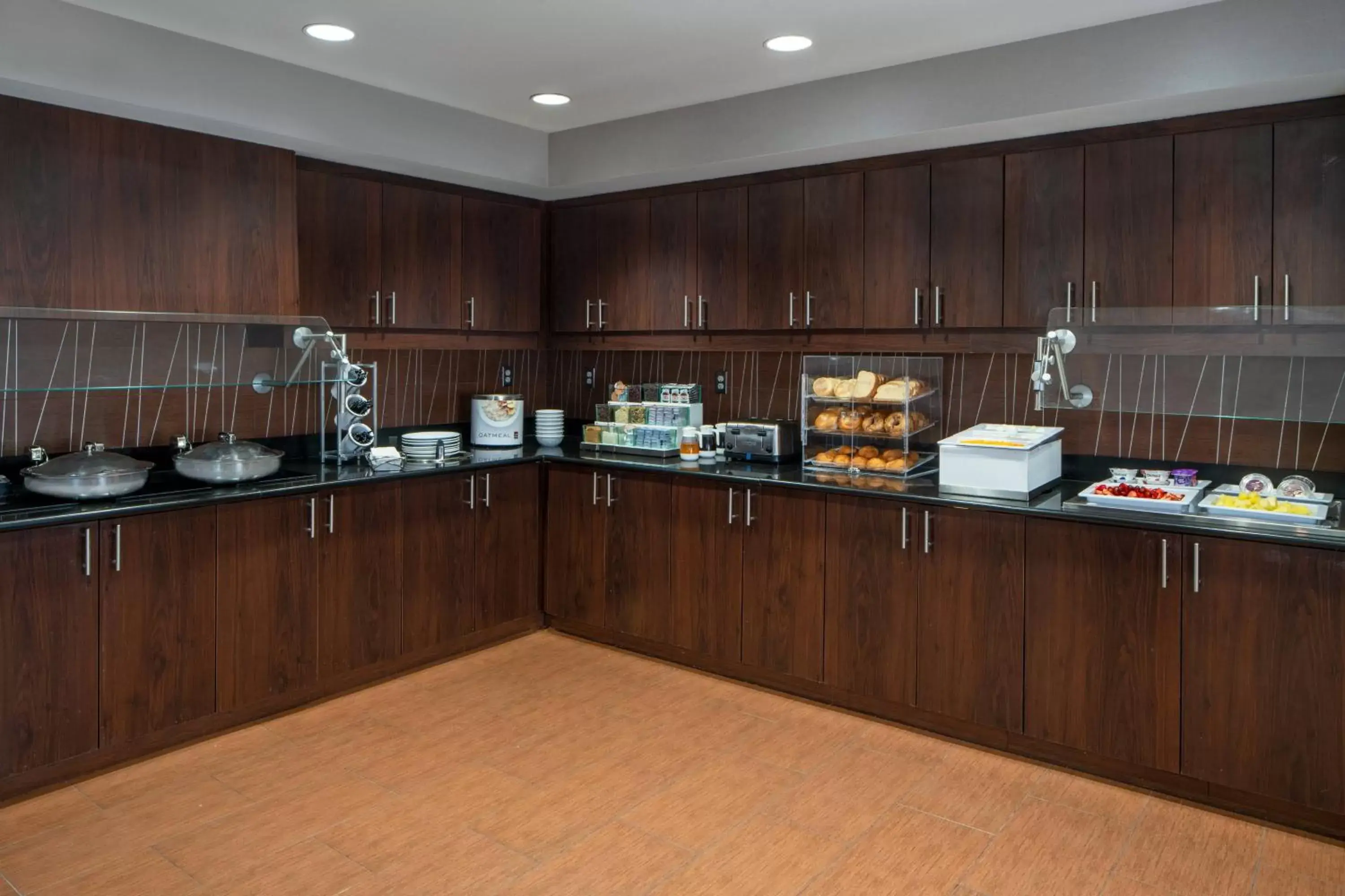 Breakfast, Restaurant/Places to Eat in Residence Inn by Marriott Covington Northshore