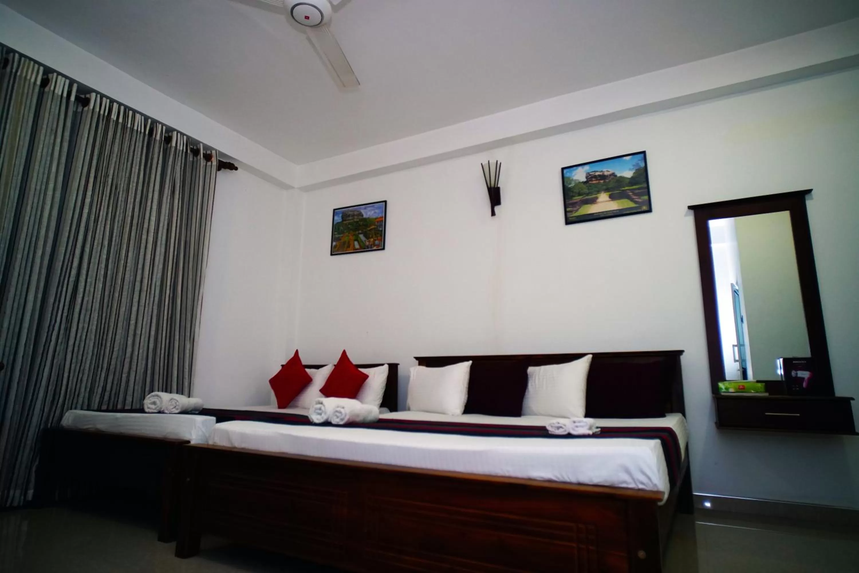 Bed in Airport 4 Season Transit Hotel