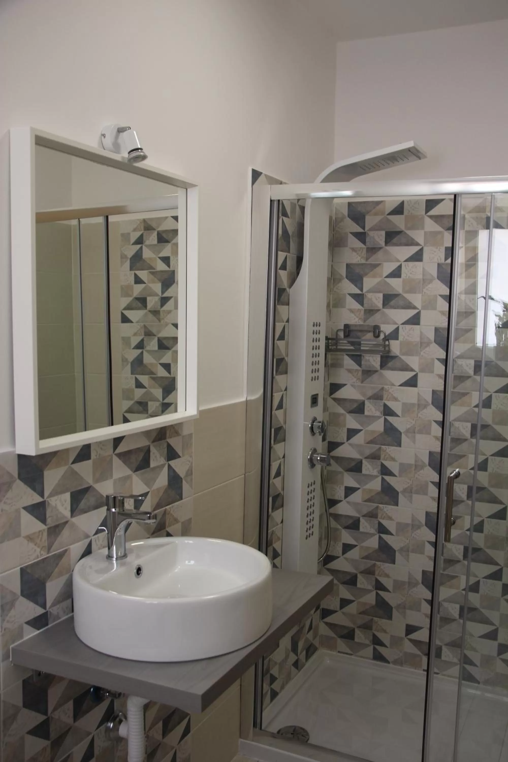 Shower in B&B Matteo Bonello