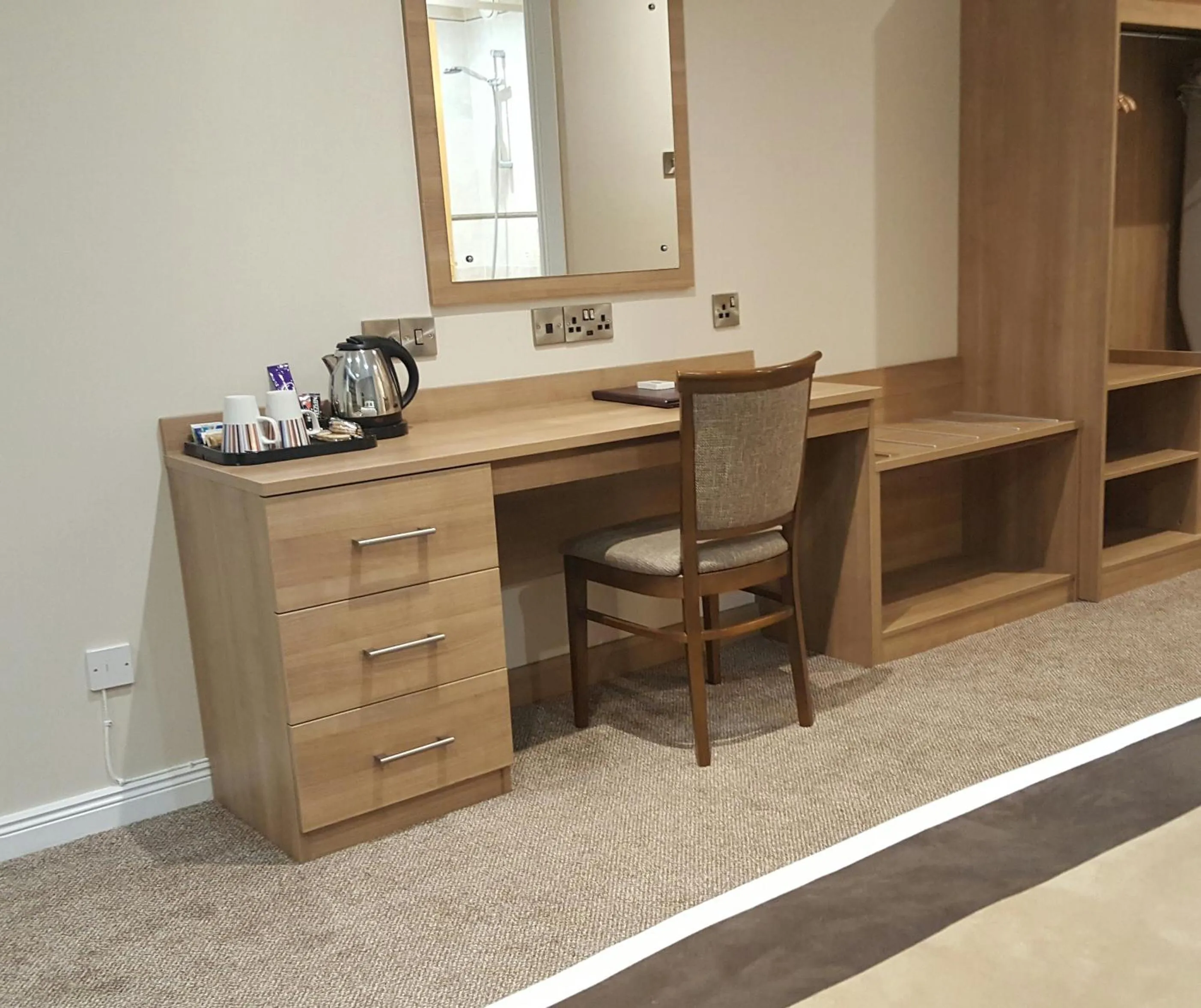 Coffee/tea facilities in The Lodge Hotel