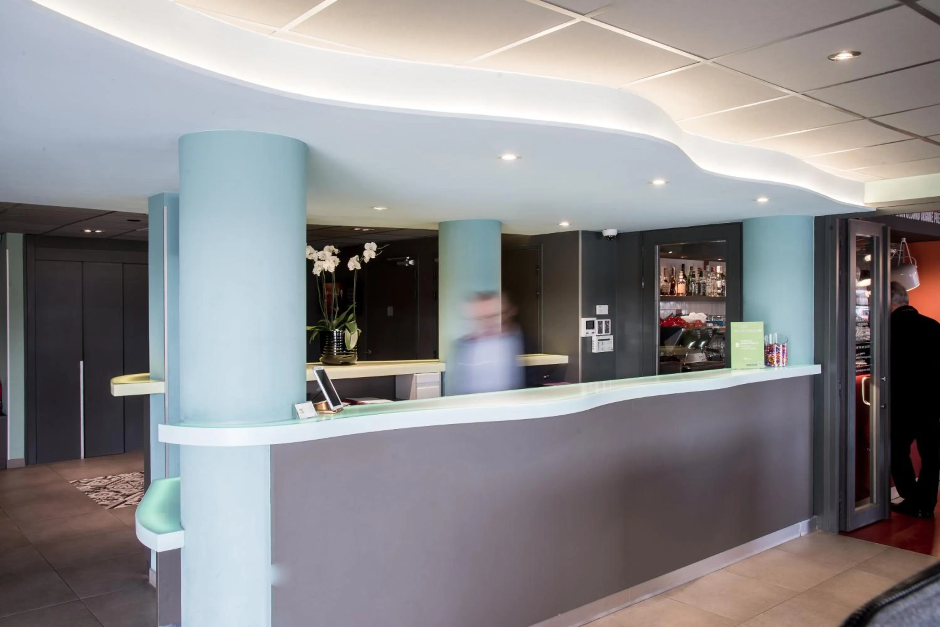 Lobby or reception in ibis Styles Lyon Centre Confluence