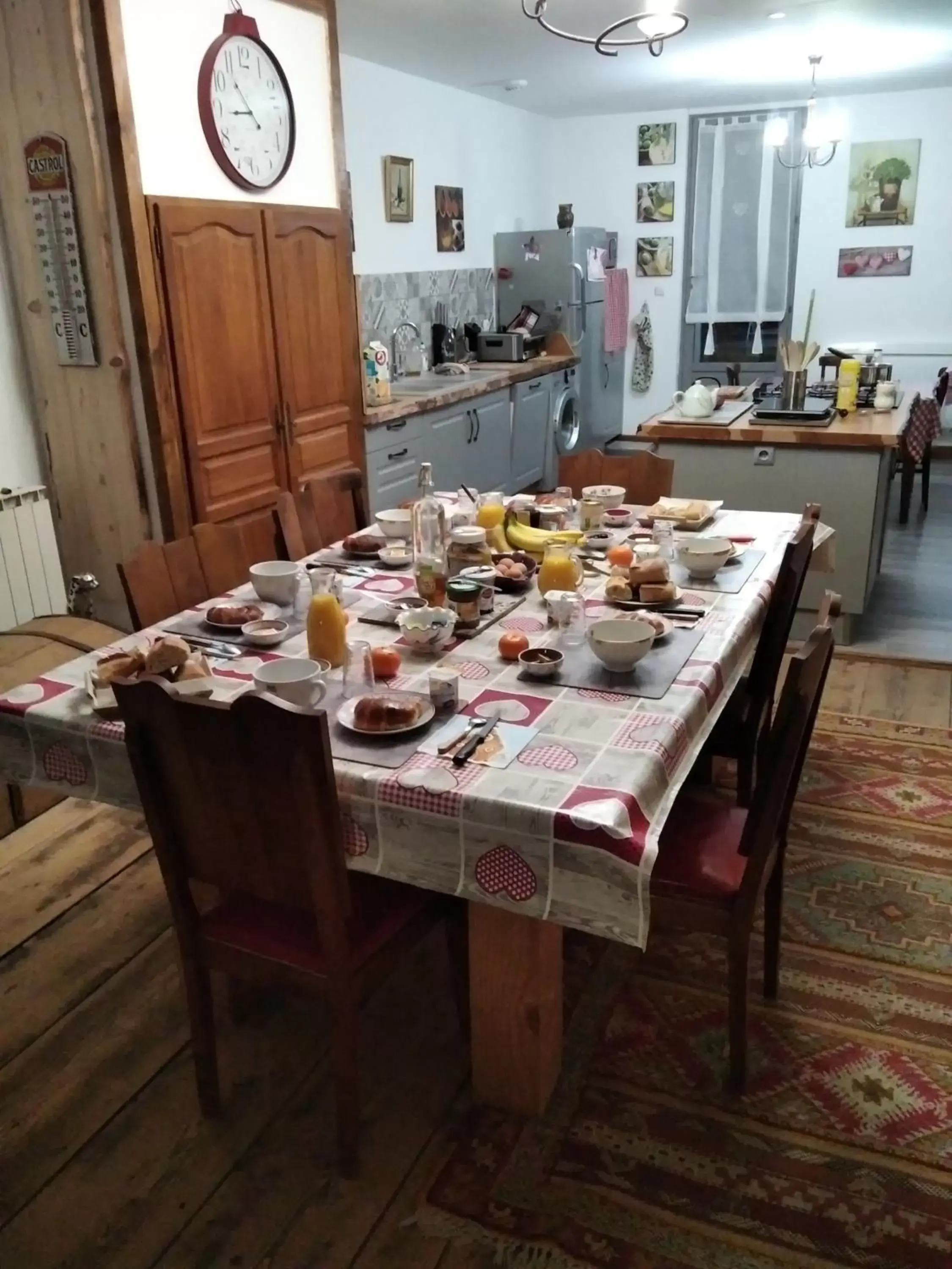 Breakfast in Maison de ville au pied de la Montagne Noire