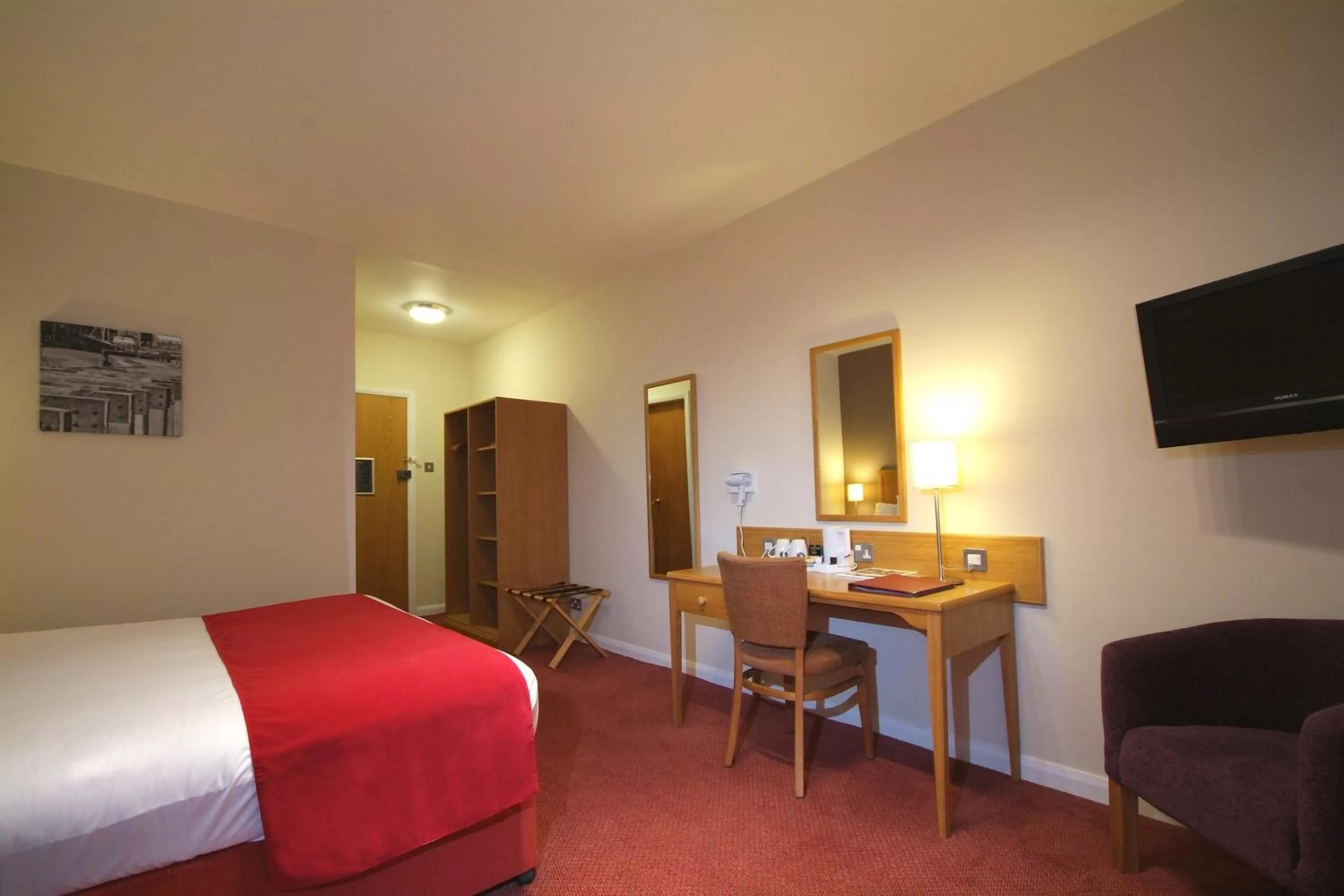 Bed in Kingstown Hotel by Greene King Inns