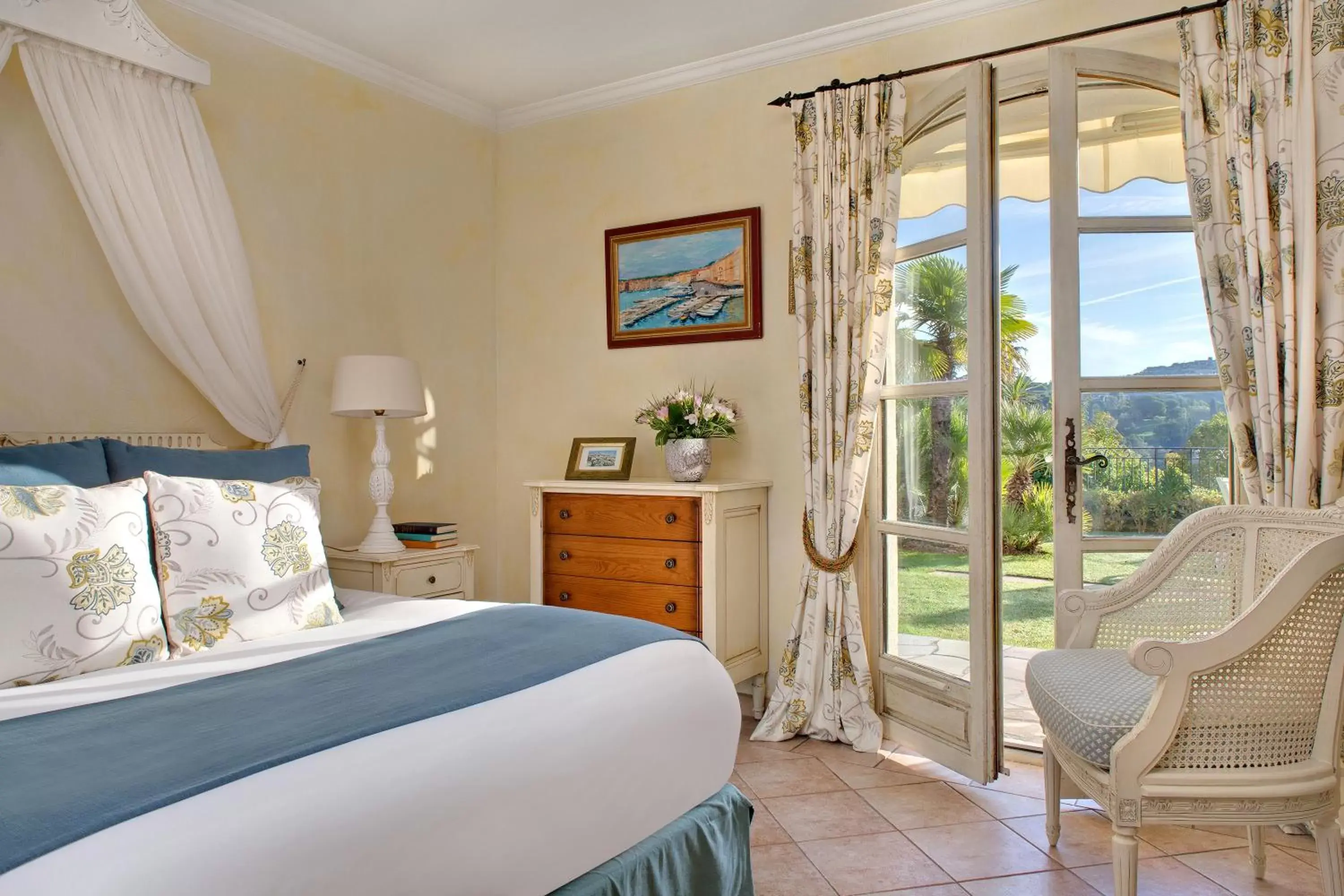 Bedroom, Bed in Hôtel La Grande Bastide