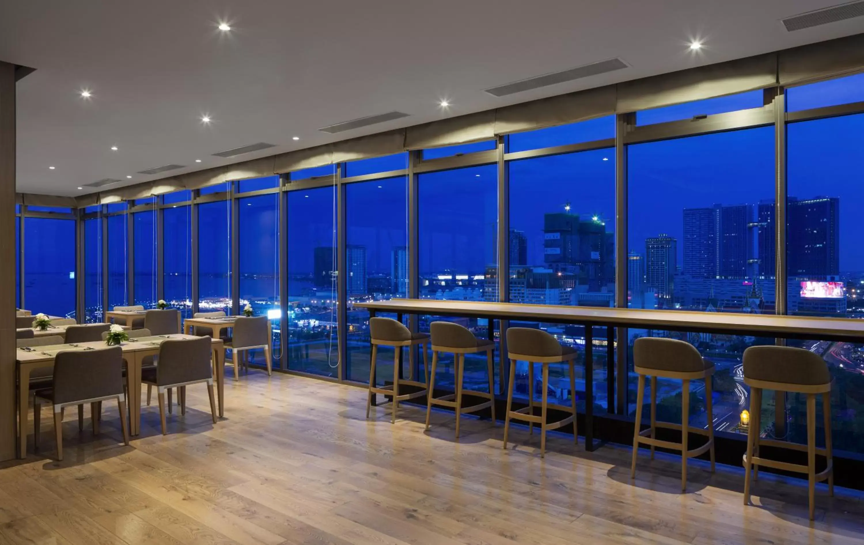 Dining area in Hotel Emion Phnom Penh