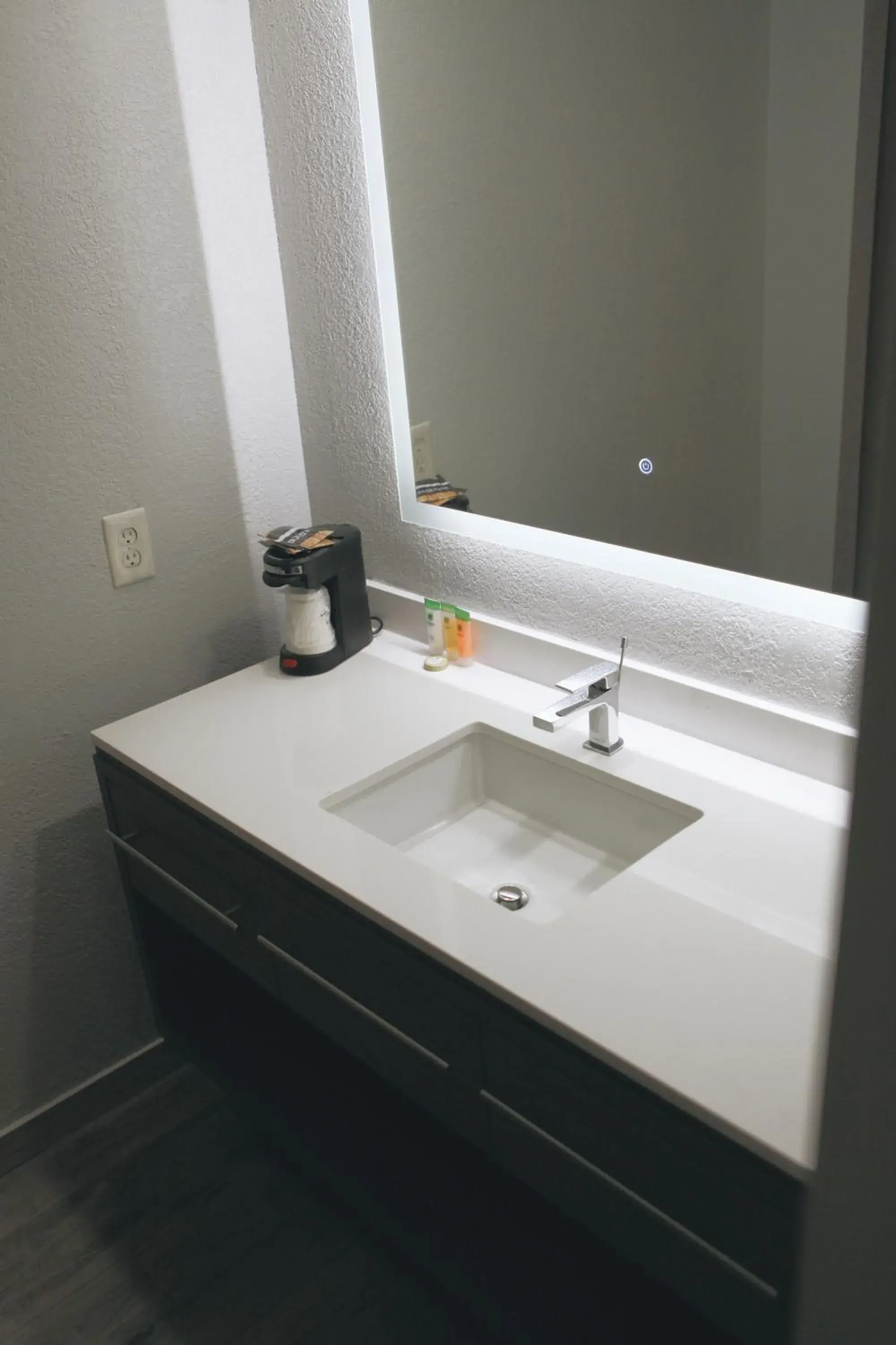 Bathroom in Budgetel Inn & Suites Memphis