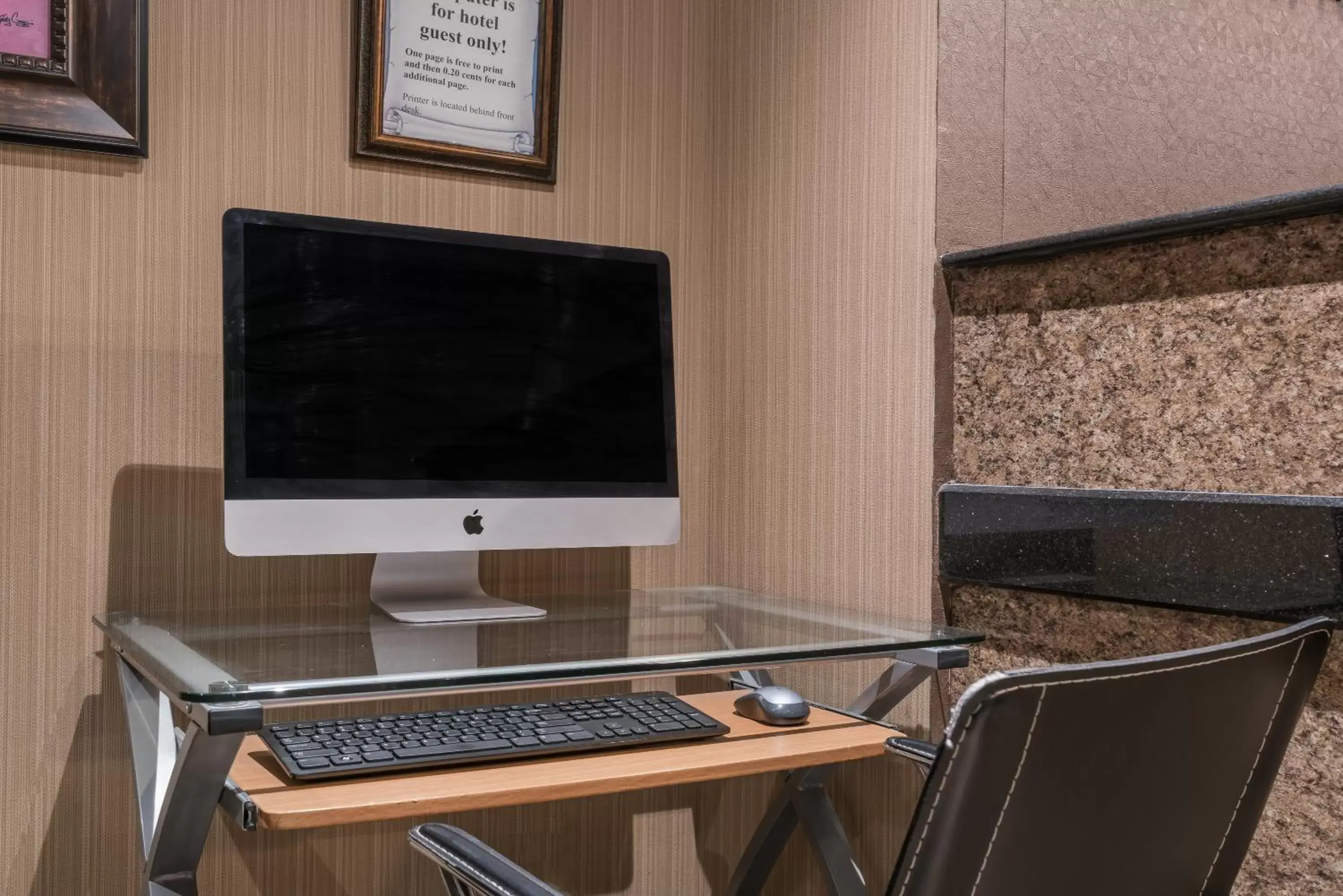 Business Area/Conference Room in Microtel Inn & Suites by Wyndham Rochester North Mayo Clinic