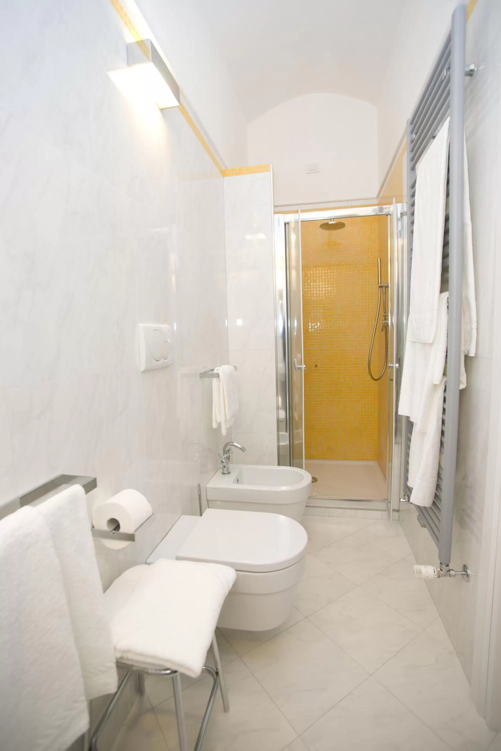 Shower in La Locanda di Gino