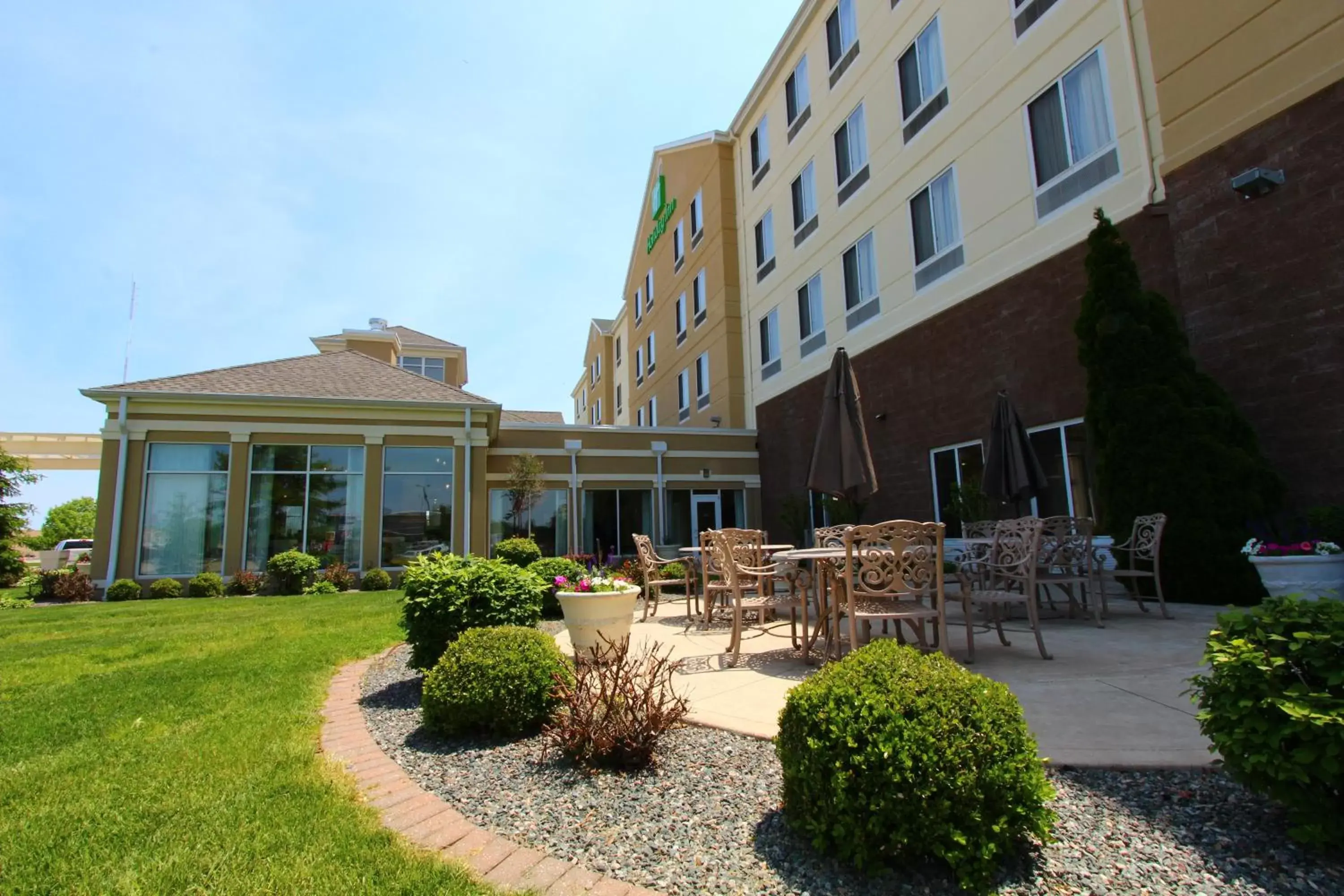 Property Building in Holiday Inn Effingham, an IHG Hotel