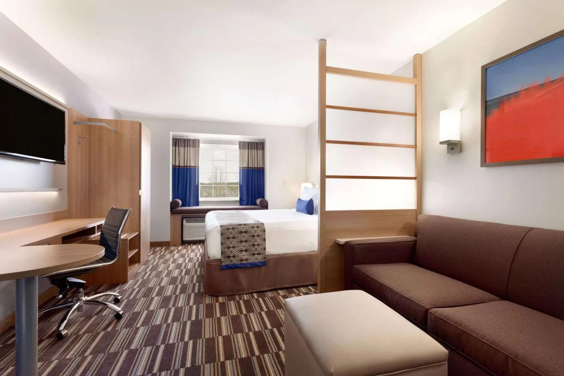Photo of the whole room in Microtel Inn & Suites by Wyndham Niagara Falls