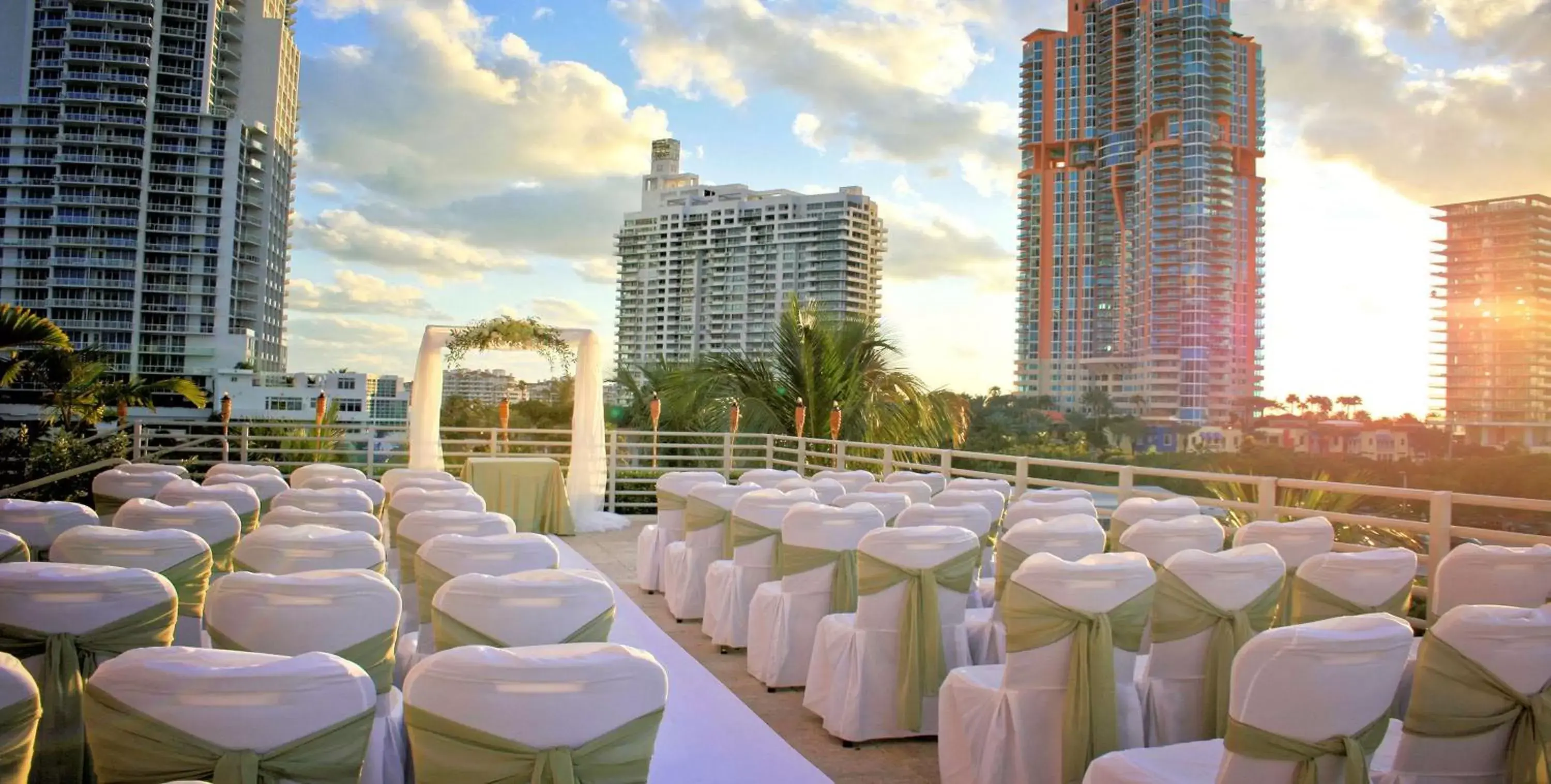 Property building, Banquet Facilities in Hilton Bentley Miami/South Beach