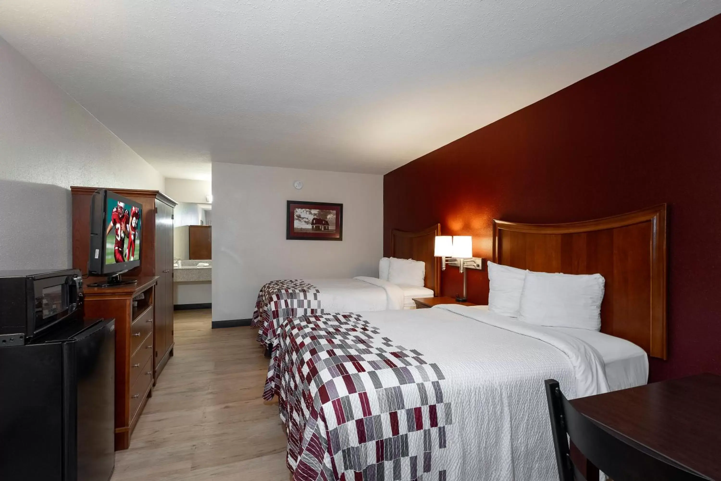 Photo of the whole room, Bed in Red Roof Inn Dothan Photo of the whole room, Bed in Red Roof Inn Dothan