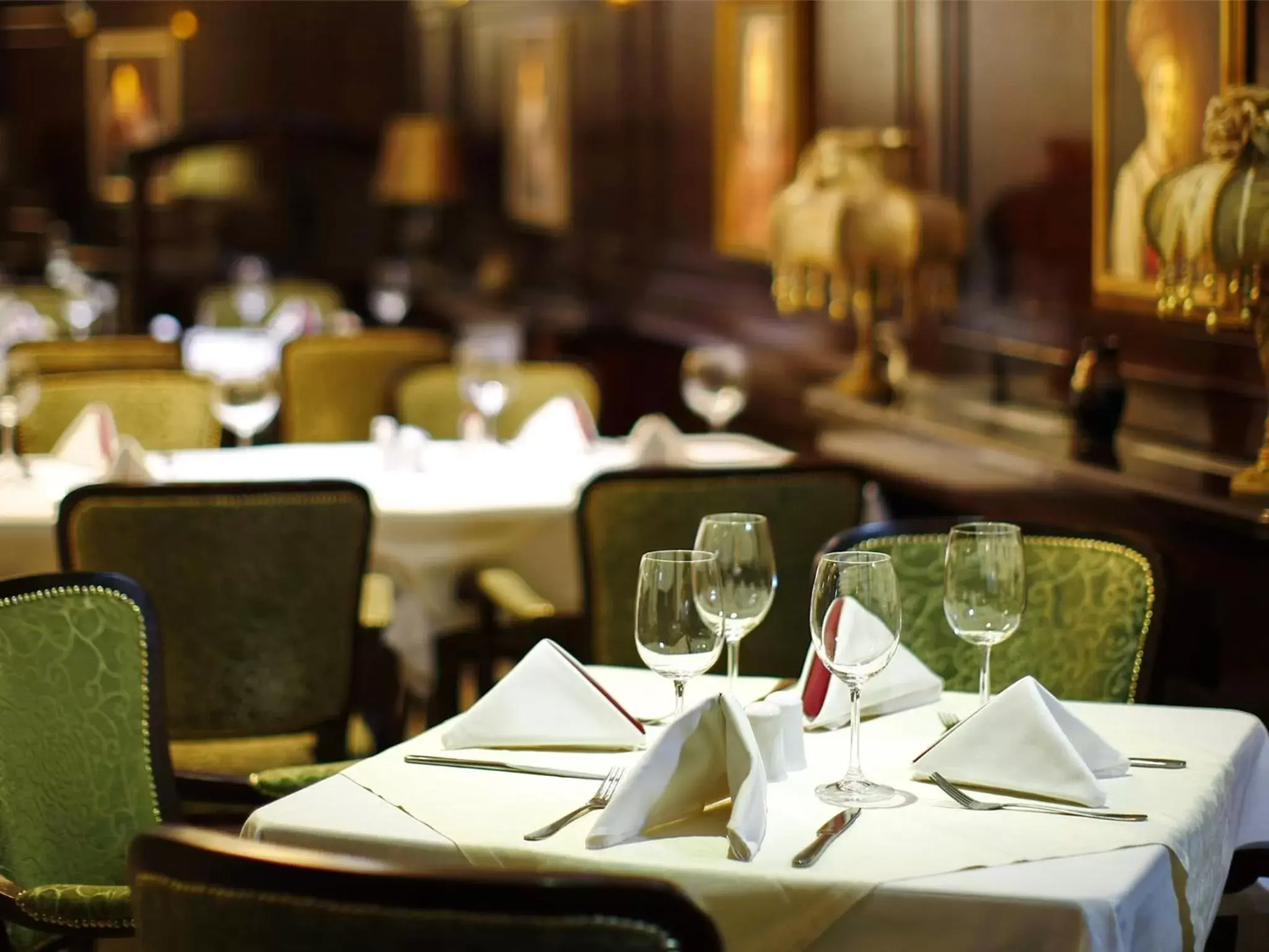 Restaurant/Places to Eat in Queen's Astoria Design Hotel