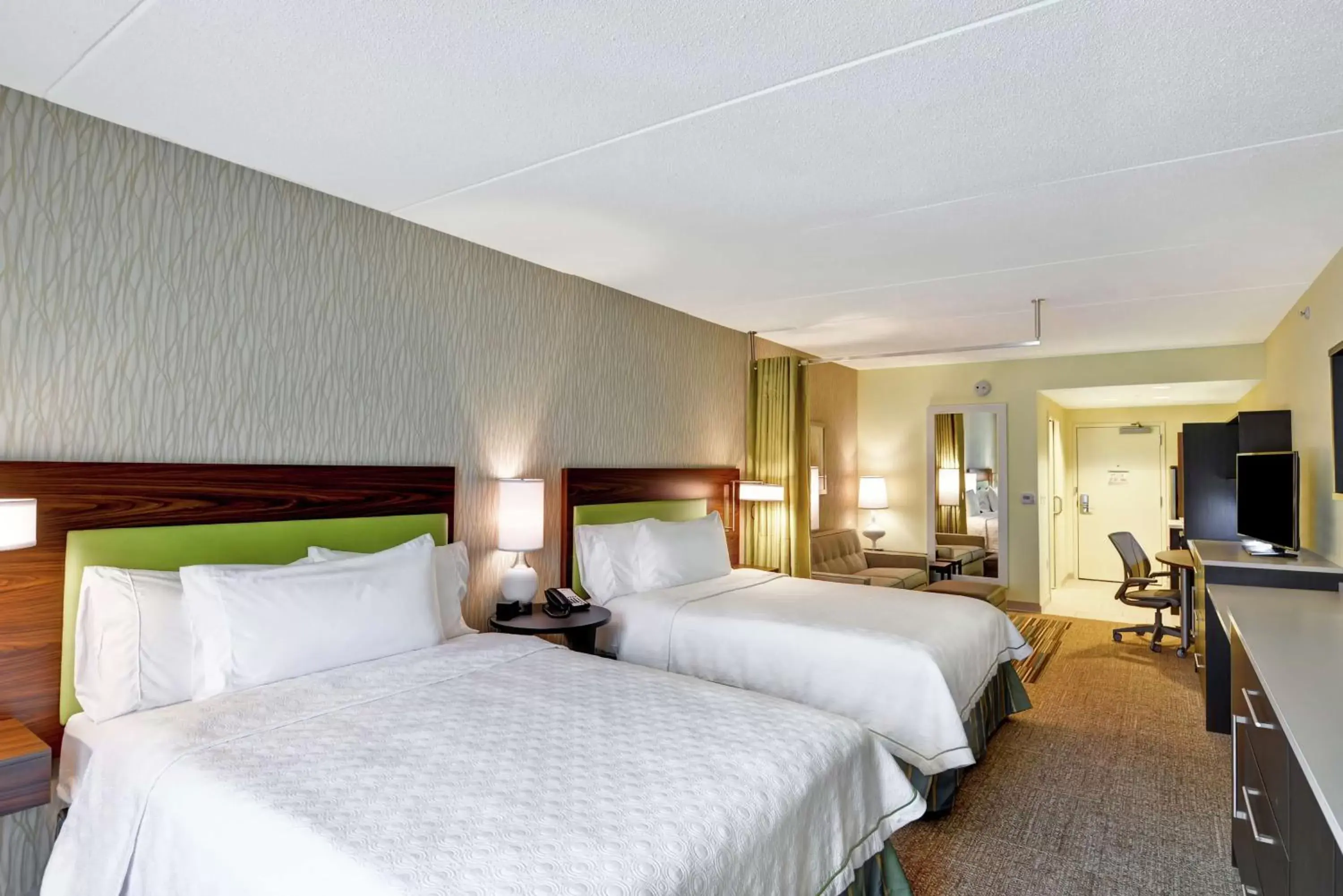 Bedroom, Bed in Home2 Suites By Hilton Dickson City Scranton