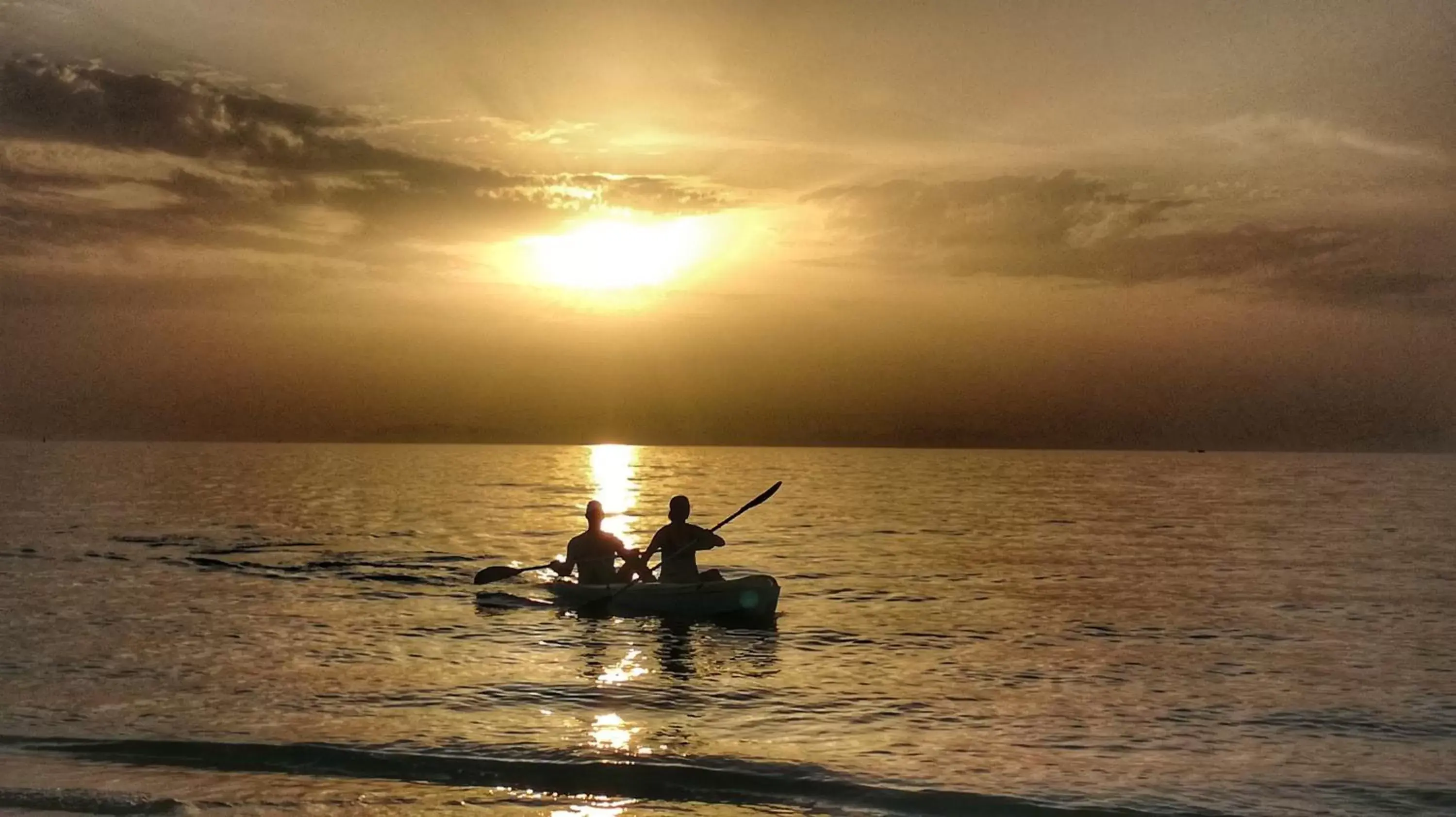 Canoeing in B&B Tifeo