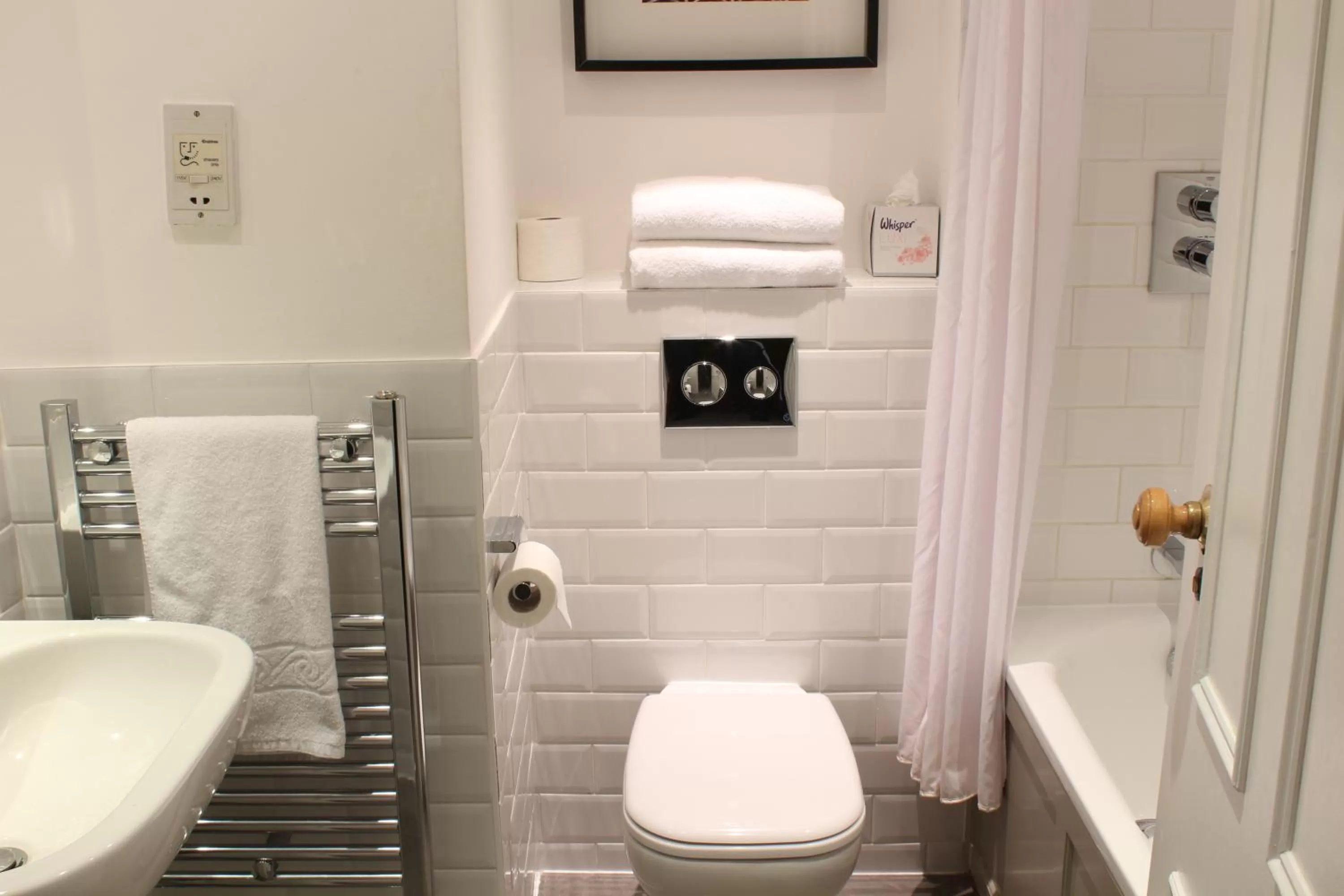 Toilet in Best Western Red Lion Hotel