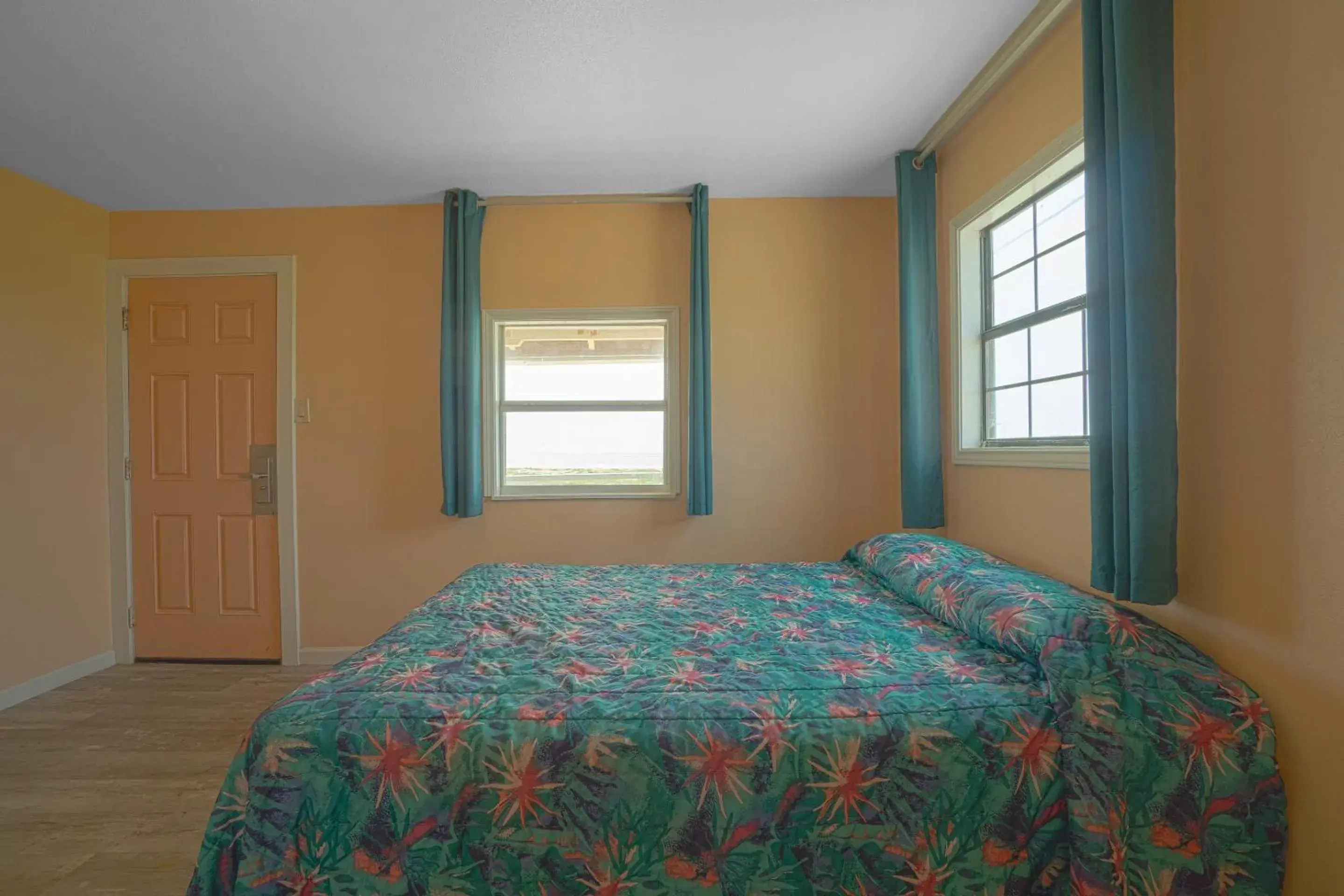 Bedroom, Bed in Budget Inn By OYO Corpus Christi Beach