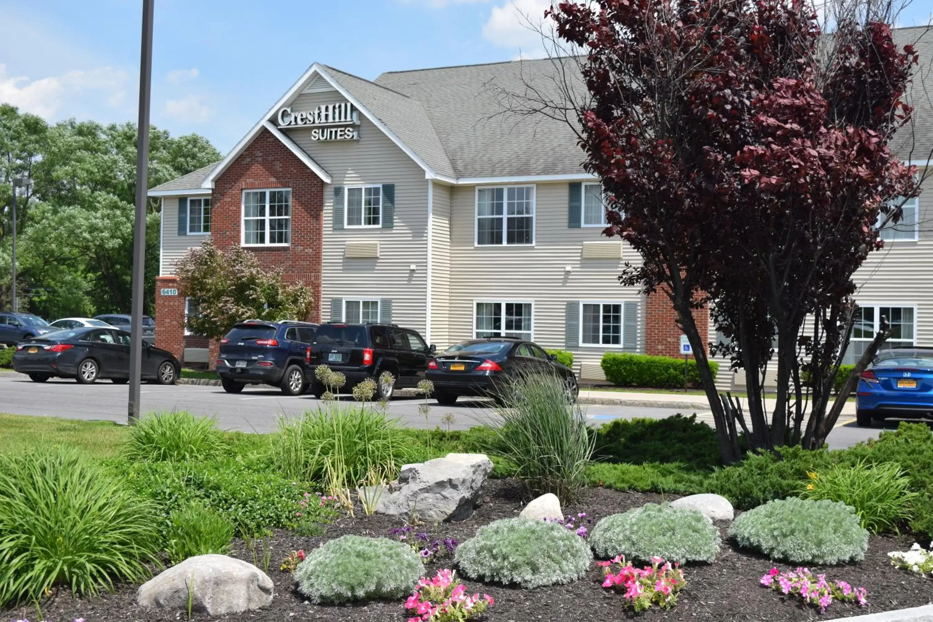 Property Building in Cresthill Suites Syracuse