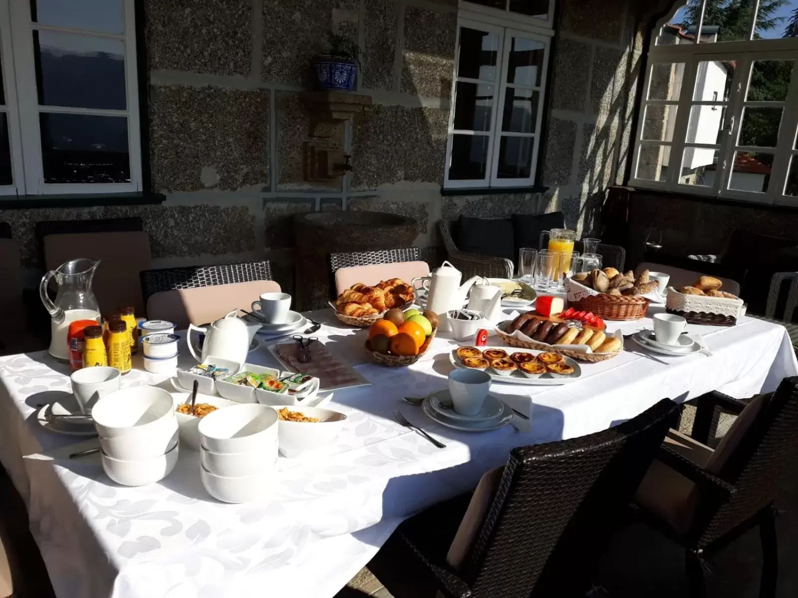 Breakfast in Quinta da Portela - Casa Visconde Arneiros