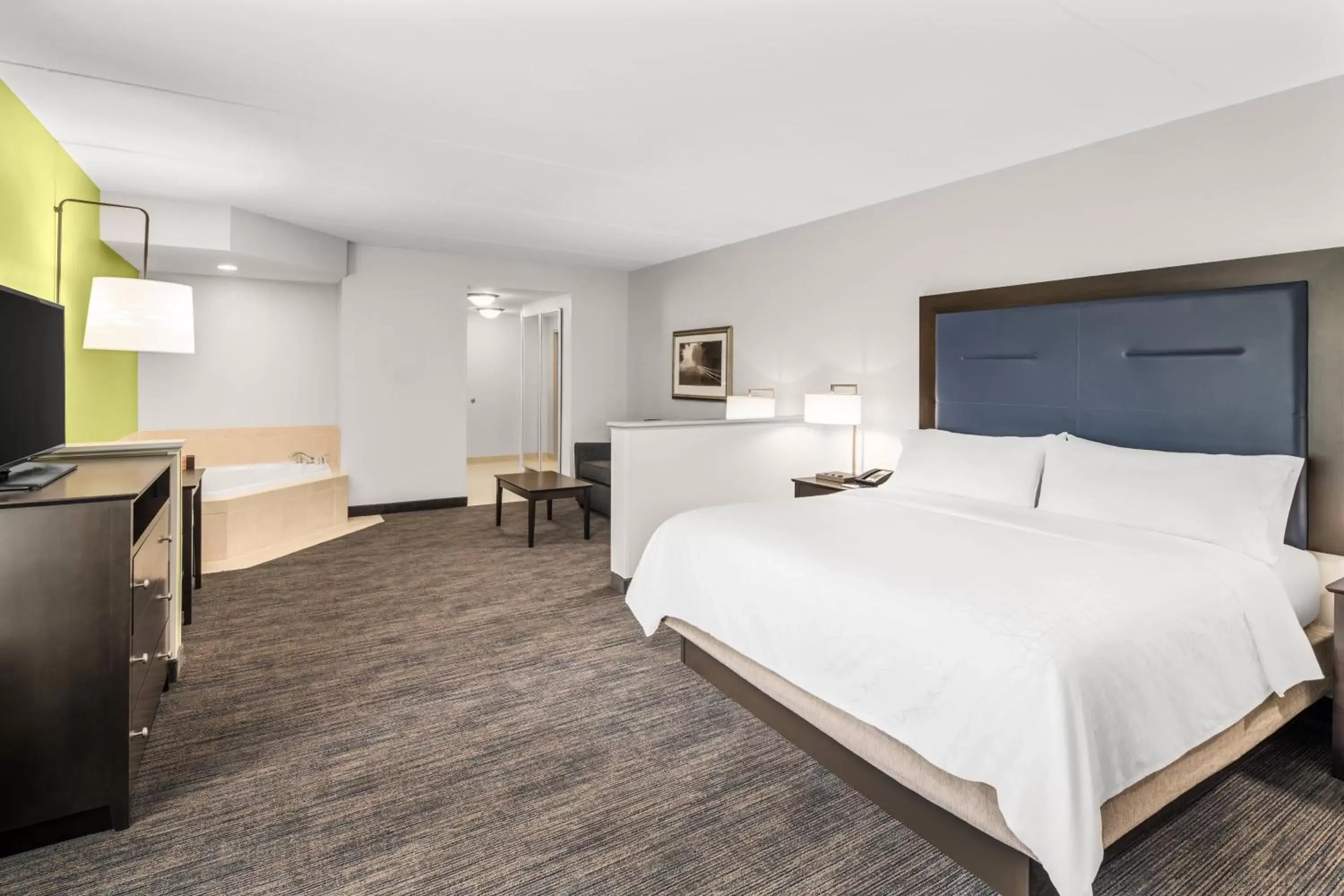 Photo of the whole room, Bed in Holiday Inn Express & Suites Wilmington-Newark, an IHG Hotel