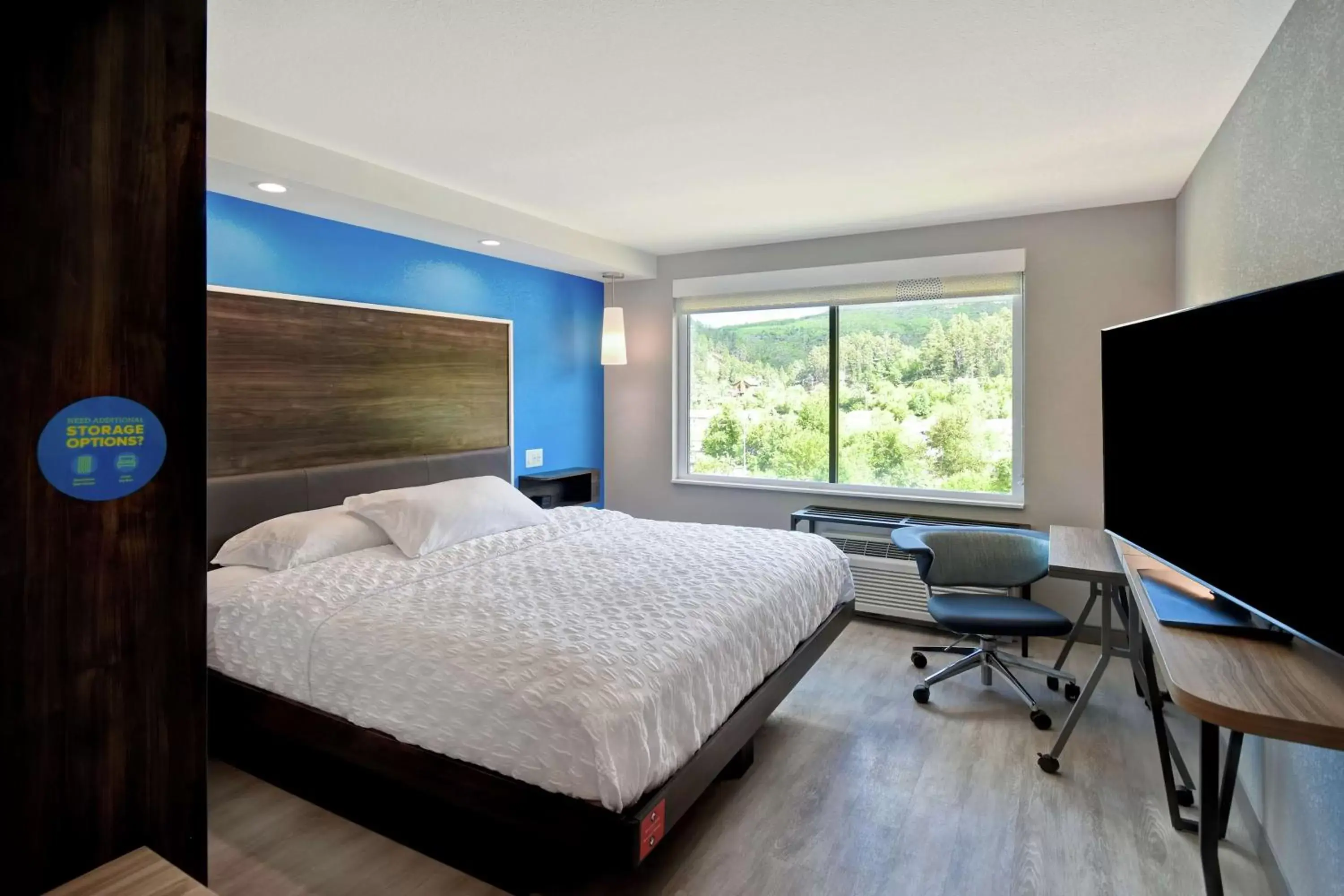 Bedroom in Tru By Hilton Deadwood