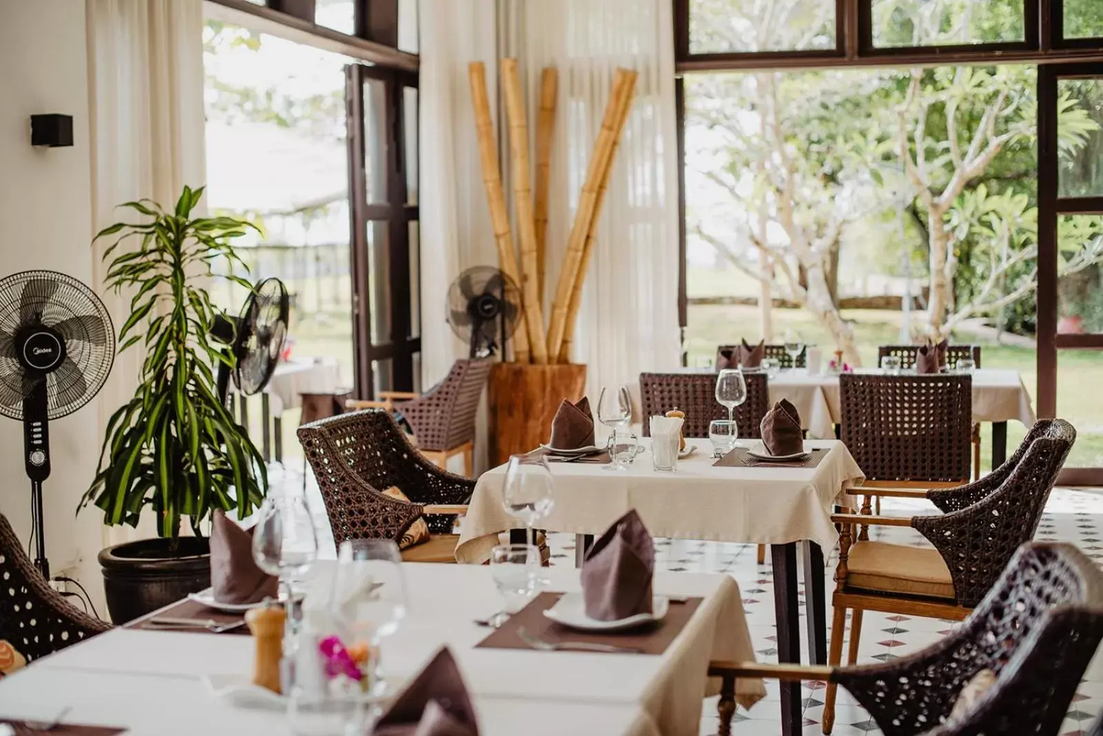 Restaurant/Places to Eat in Samanea Beach Resort & Spa