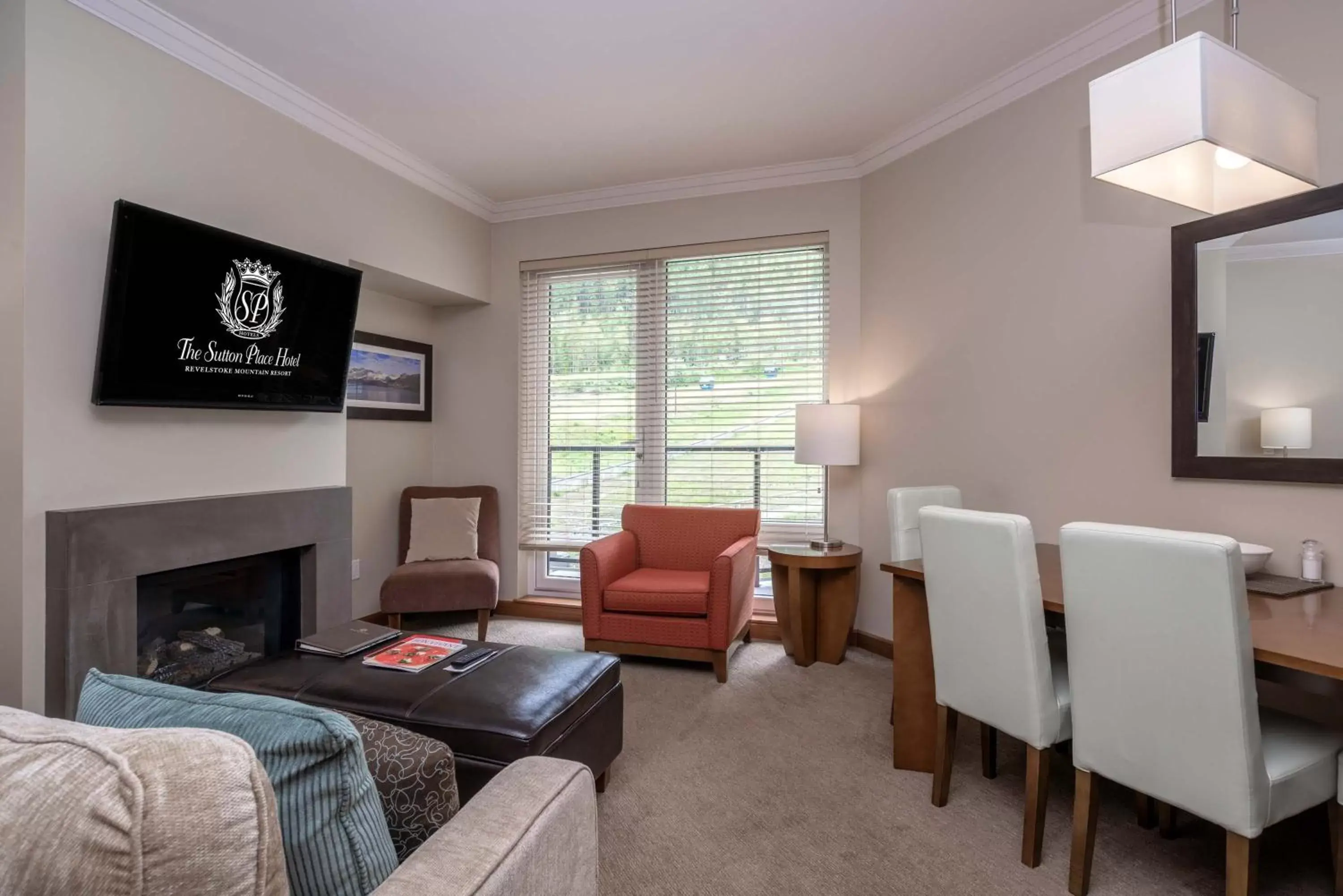 Photo of the whole room, Seating Area in Sutton Place Hotel Revelstoke Mountain Resort