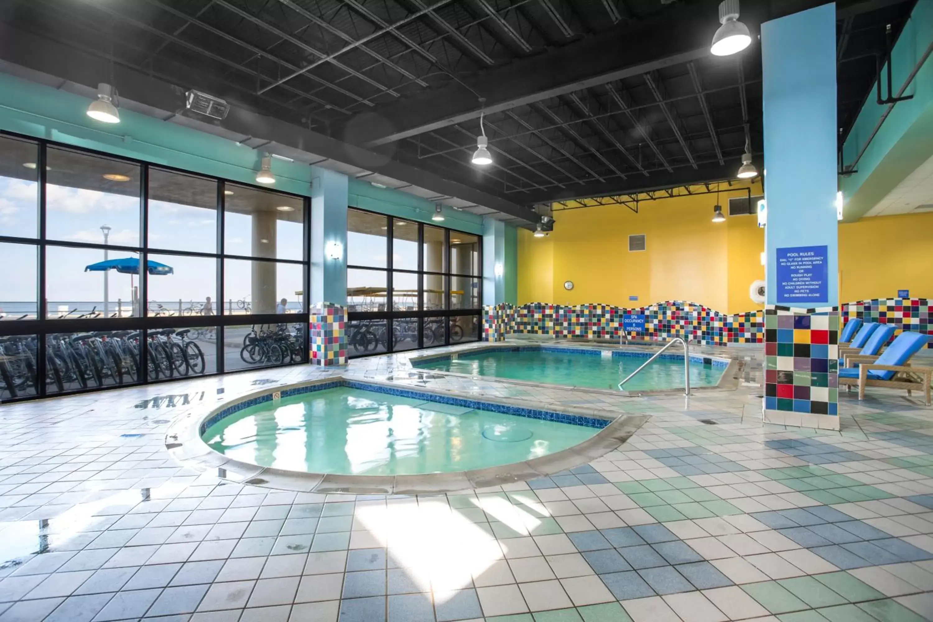 Hot Tub in Beach Quarters Resort Hot Tub in Beach Quarters Resort