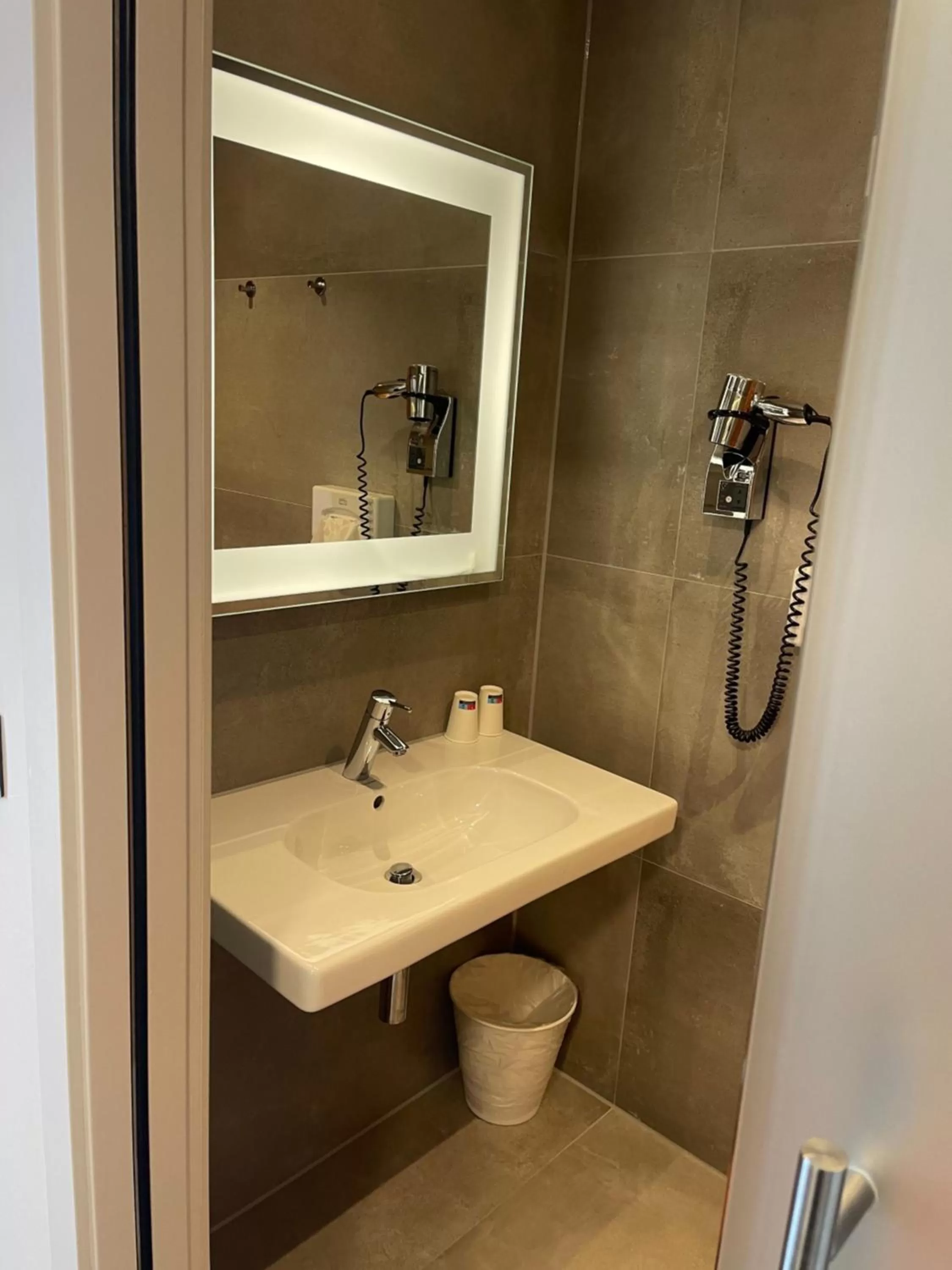 Bathroom in Ibis Styles Nivelles