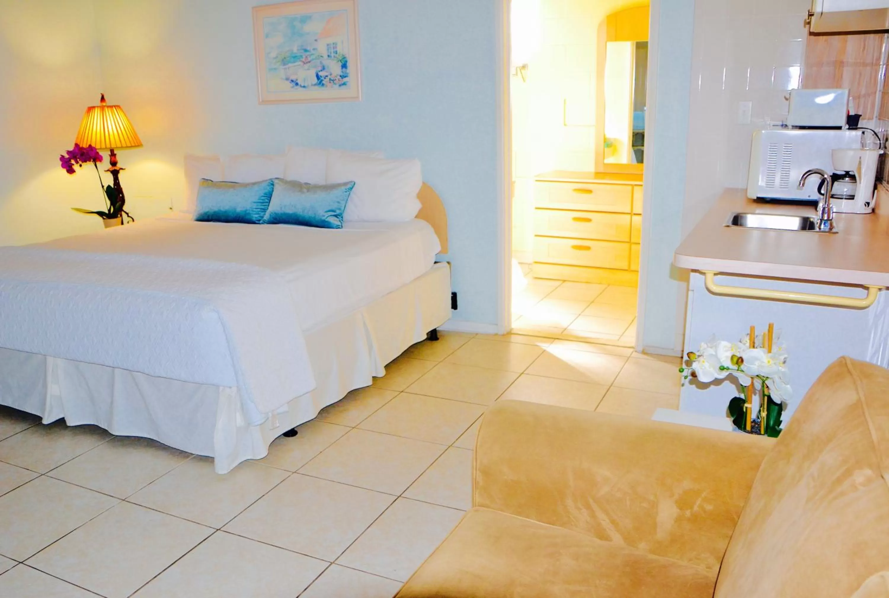 Bedroom, Bed in Sea Turtle Inn