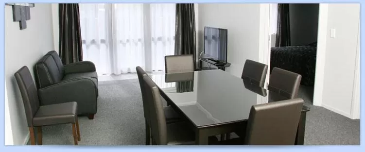 Seating Area in Eastland Pacific Motel