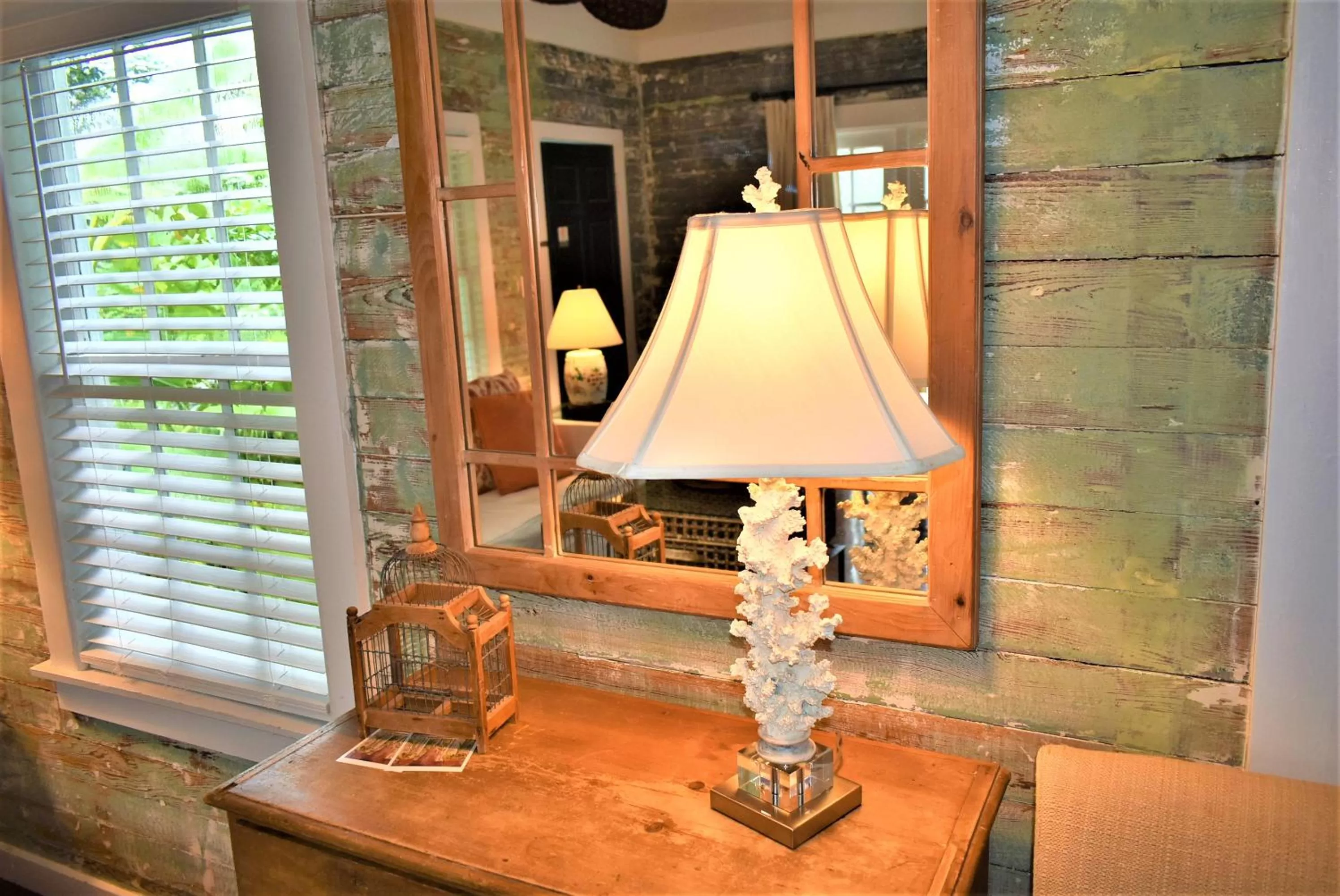 Living room in Simonton Court Historic Inn & Cottages