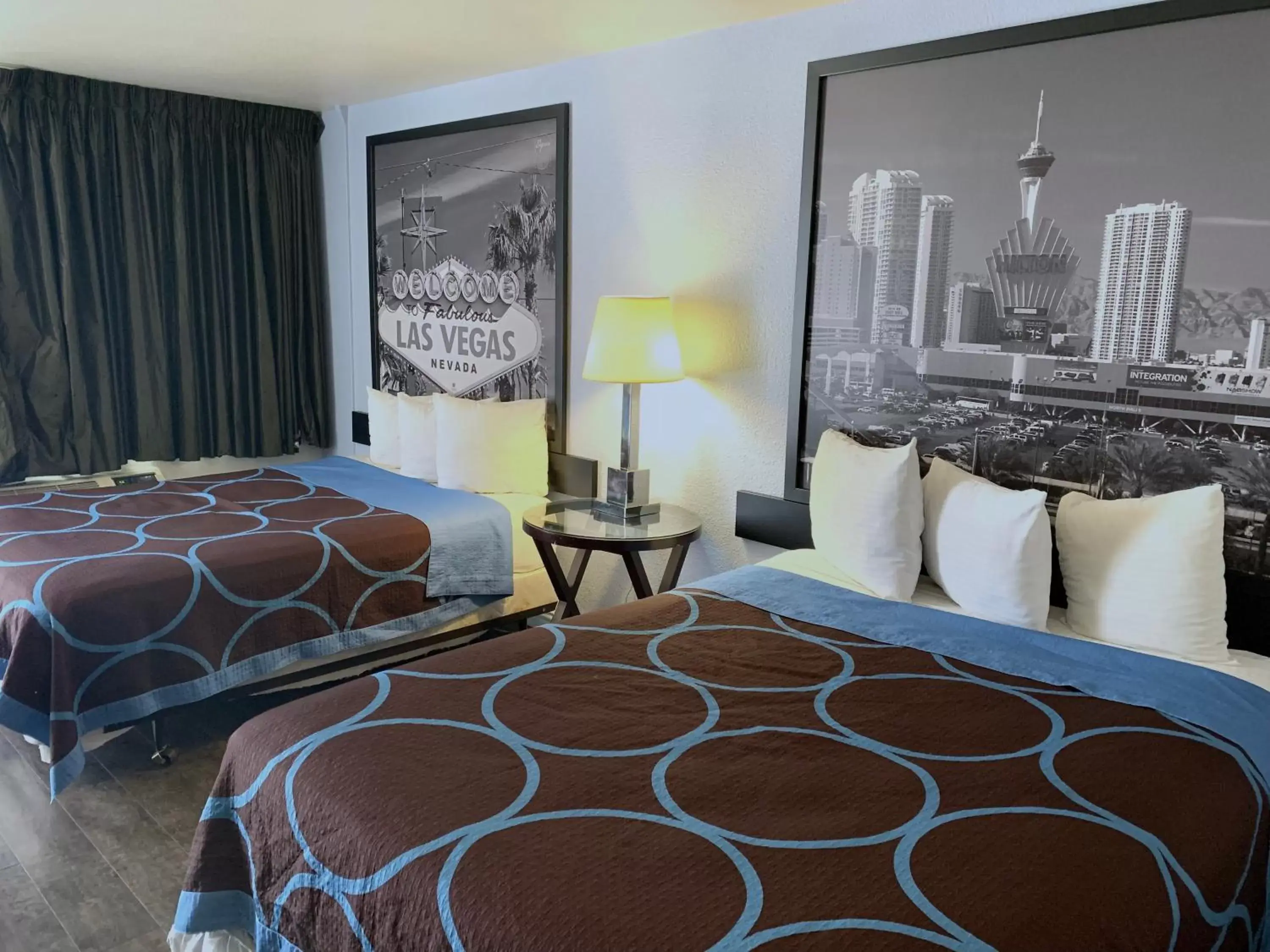 Queen Room with Two Queen Beds - Mobility Access/Non-Smoking in Super 8 by Wyndham Las Vegas North Strip/Fremont St. Area Queen Room with Two Queen Beds - Mobility Access/Non-Smoking in Super 8 by Wyndham Las Vegas North Strip/Fremont St. Area