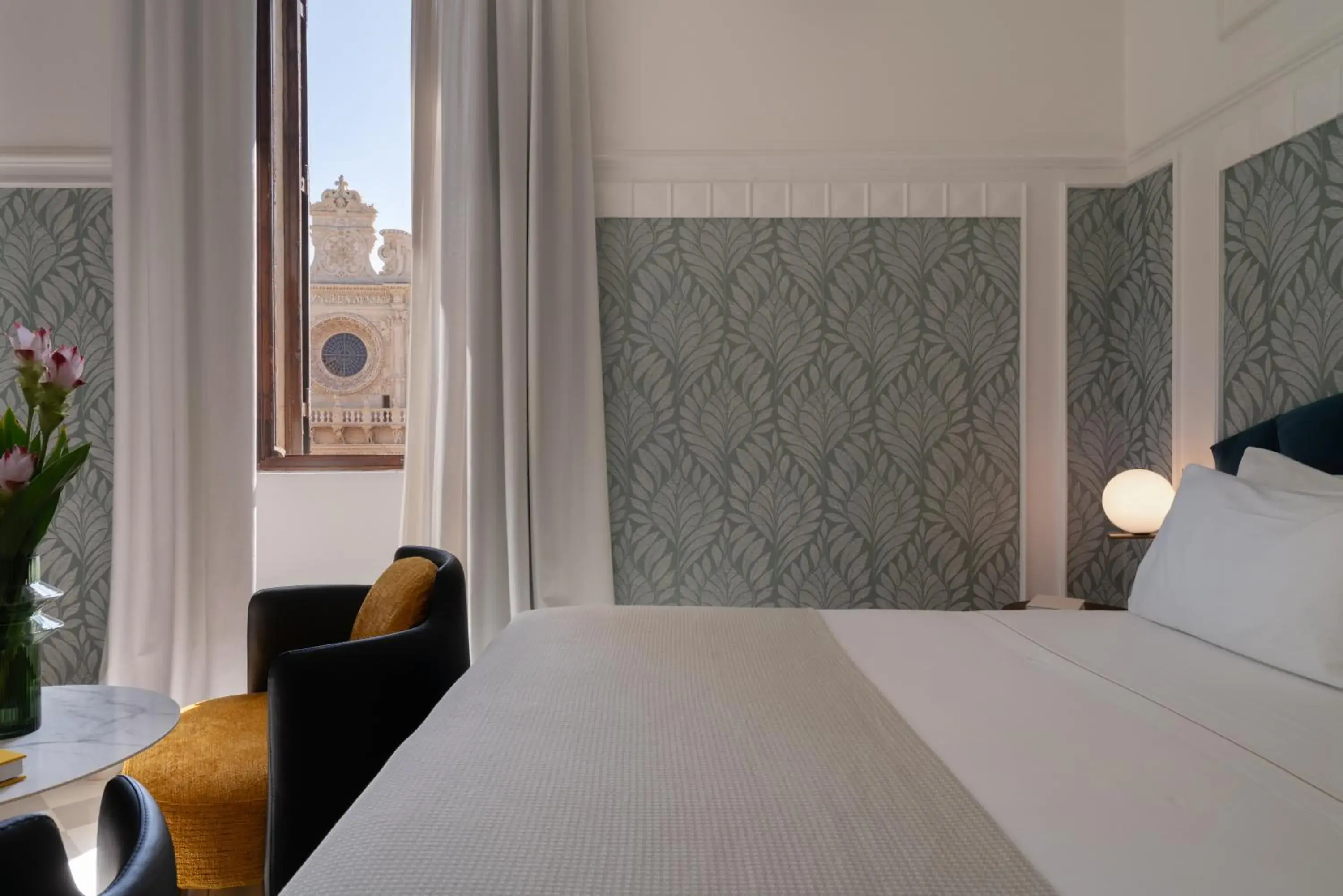 View (from property/room), Bed in Patria Palace Lecce