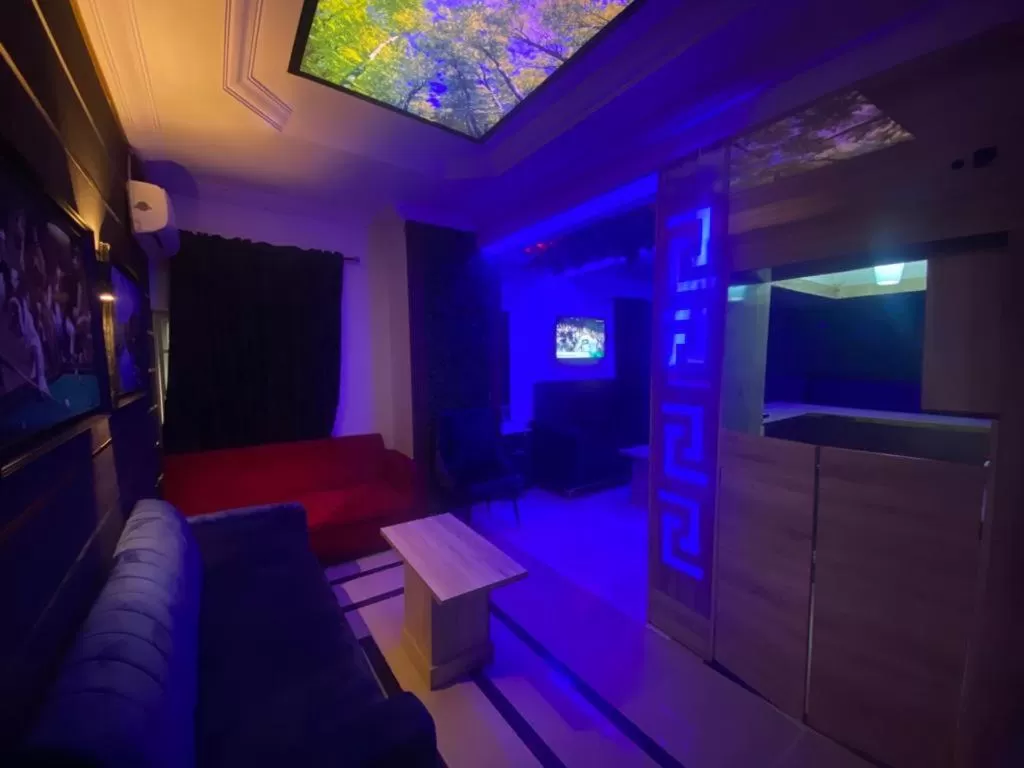 Communal lounge/ TV room in Palazzo Apartments