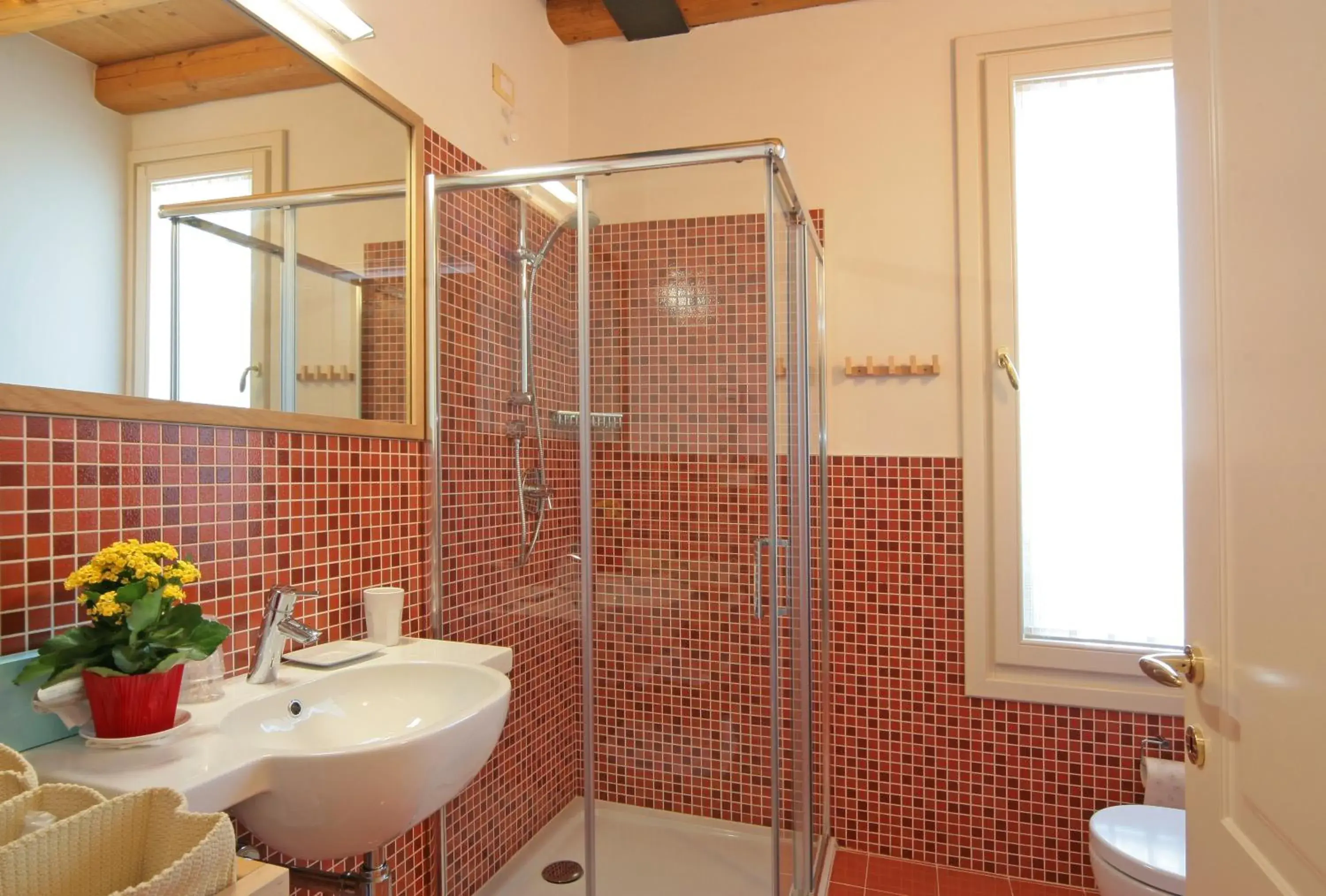 Shower, Bathroom in Locanda Al Ponte de Fero