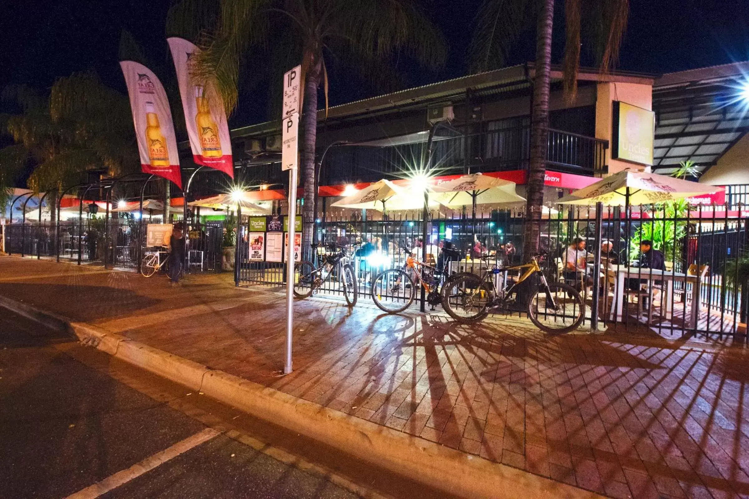 Facade/entrance in Diplomat Hotel Alice Springs