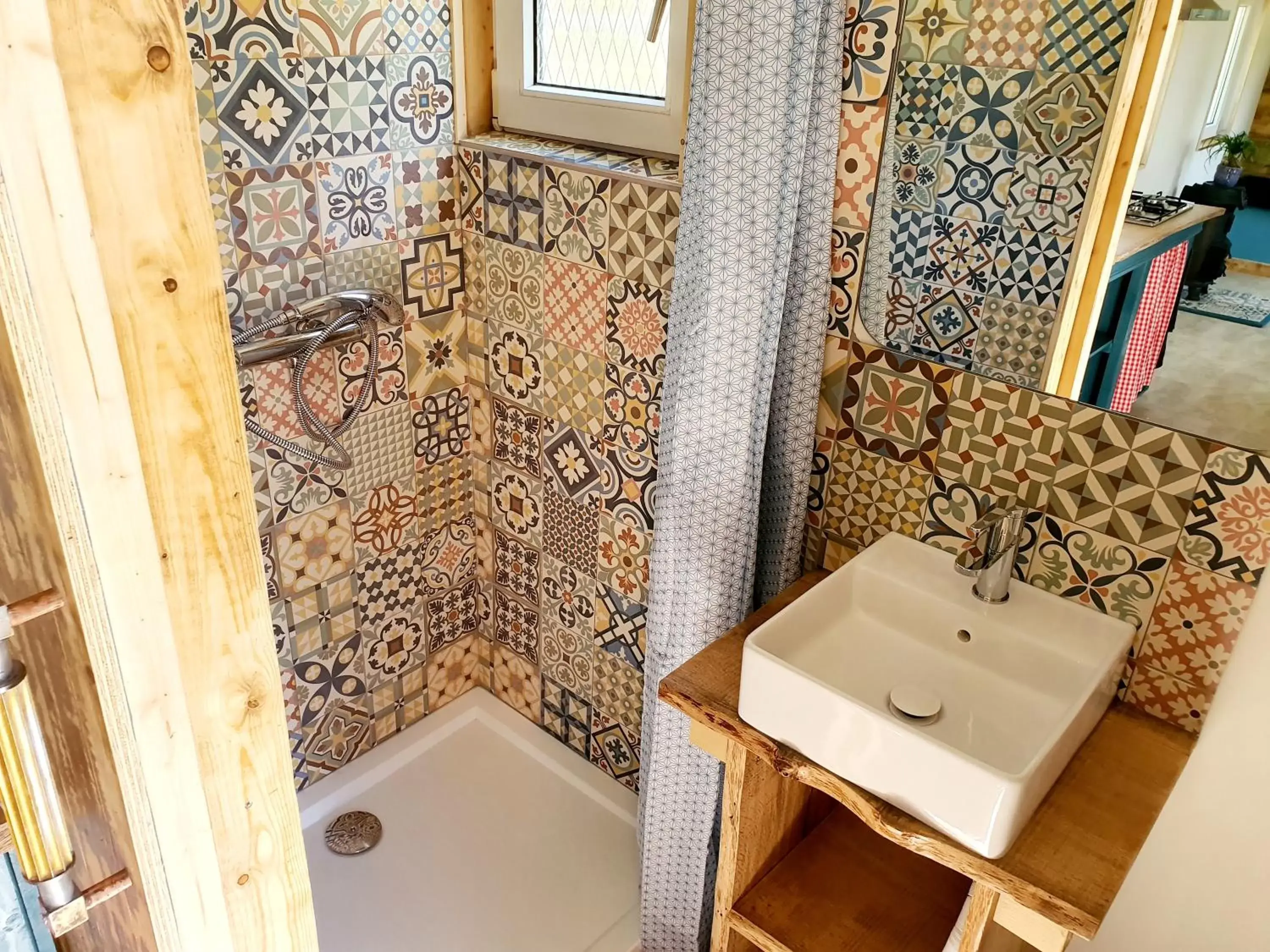 Shower, Bathroom in Quinta do Castanheiro