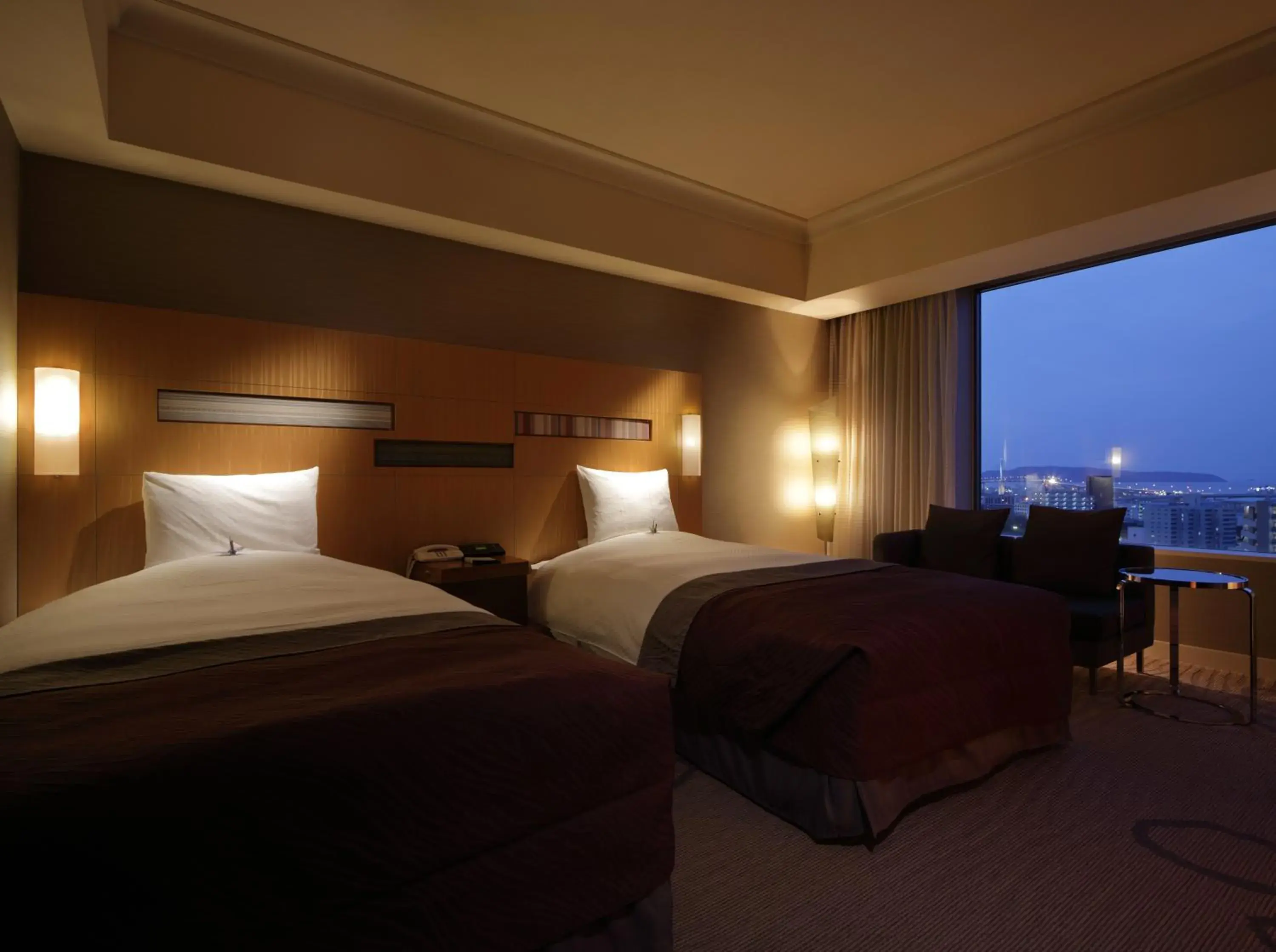 Photo of the whole room, Bed in Hotel Okura Fukuoka