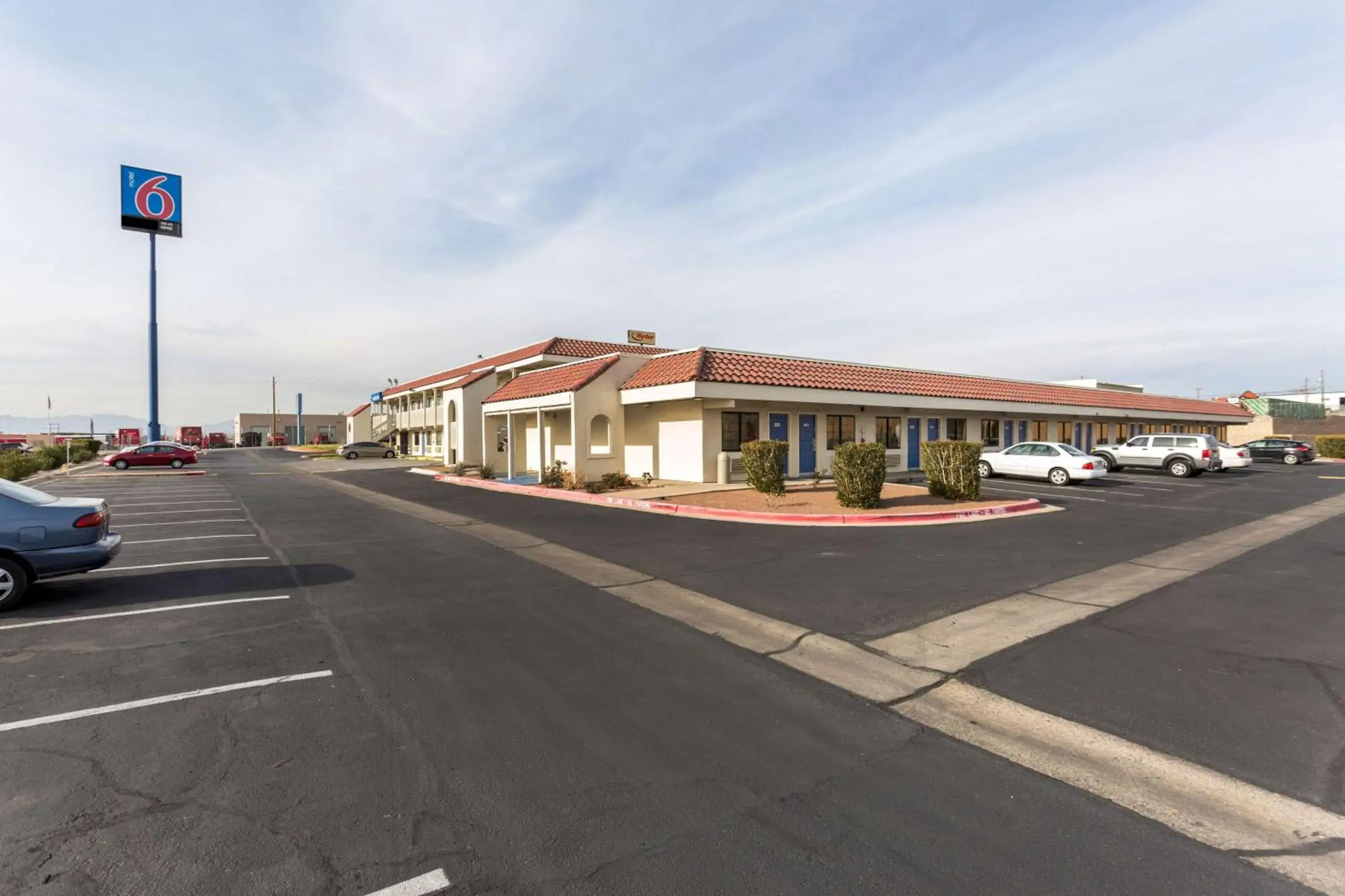 Property Building in Motel 6 El Paso, TX - East